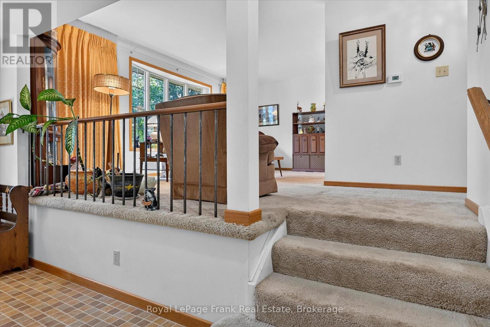 87 Oakwood Crescent, Peterborough (Monaghan Ward 2), Ontario  K9J 1N2 - Photo 4 - X13836360