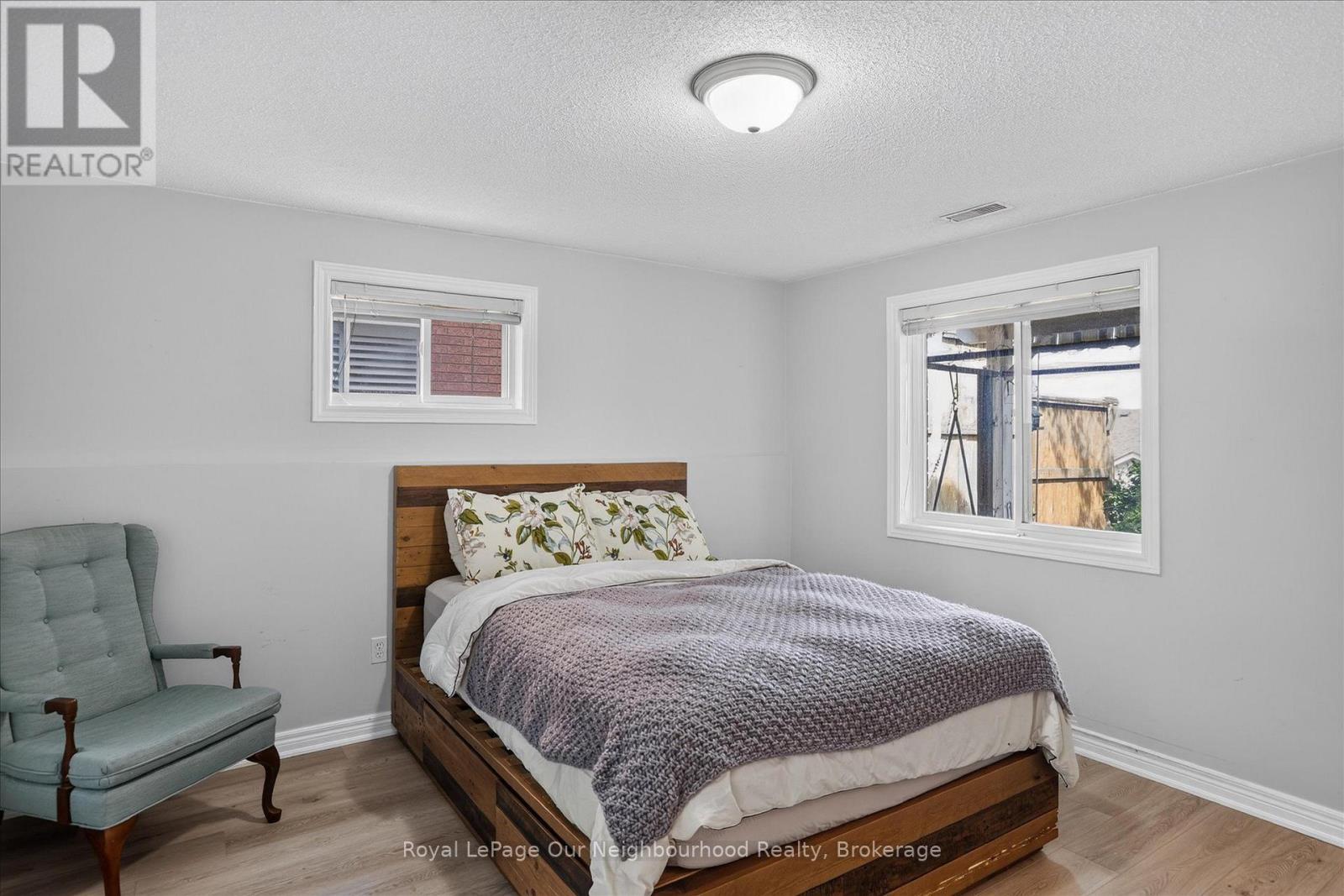 1072 Silverdale Road, Peterborough (Otonabee Ward 1), Ontario  K9J 7W6 - Photo 24 - X13838326