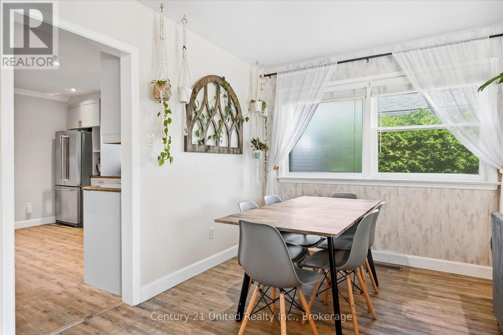 854 Kawartha Drive, Peterborough (Monaghan Ward 2), Ontario  K9J 6L3 - Photo 8 - X13838680