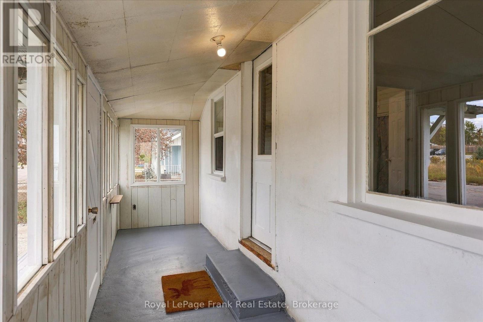 73 Lindsay Street N, Kawartha Lakes (Lindsay), Ontario  K9V 1T7 - Photo 3 - X13838790