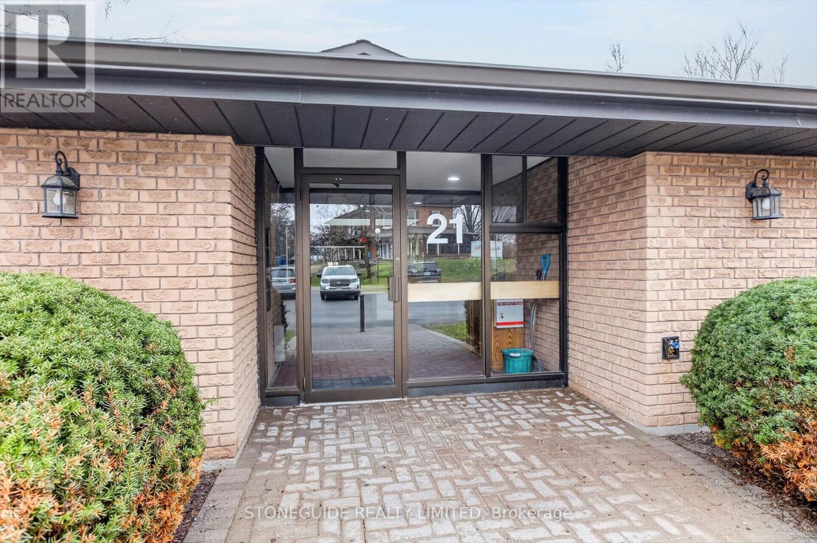 10 - 21 Paddock Wood, Peterborough (Ashburnham Ward 4), Ontario  K9H 7H2 - Photo 2 - X13839176