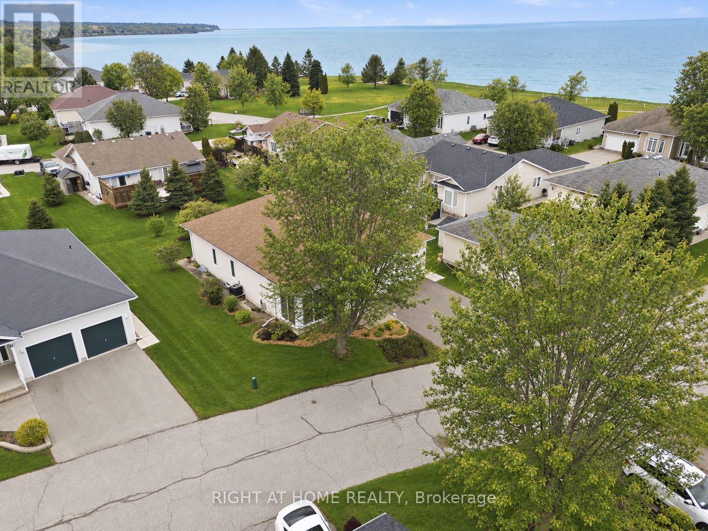 5 Park Place Lane, Clarington (Newcastle), Ontario  L1B 0B2 - Photo 3 - E13838894