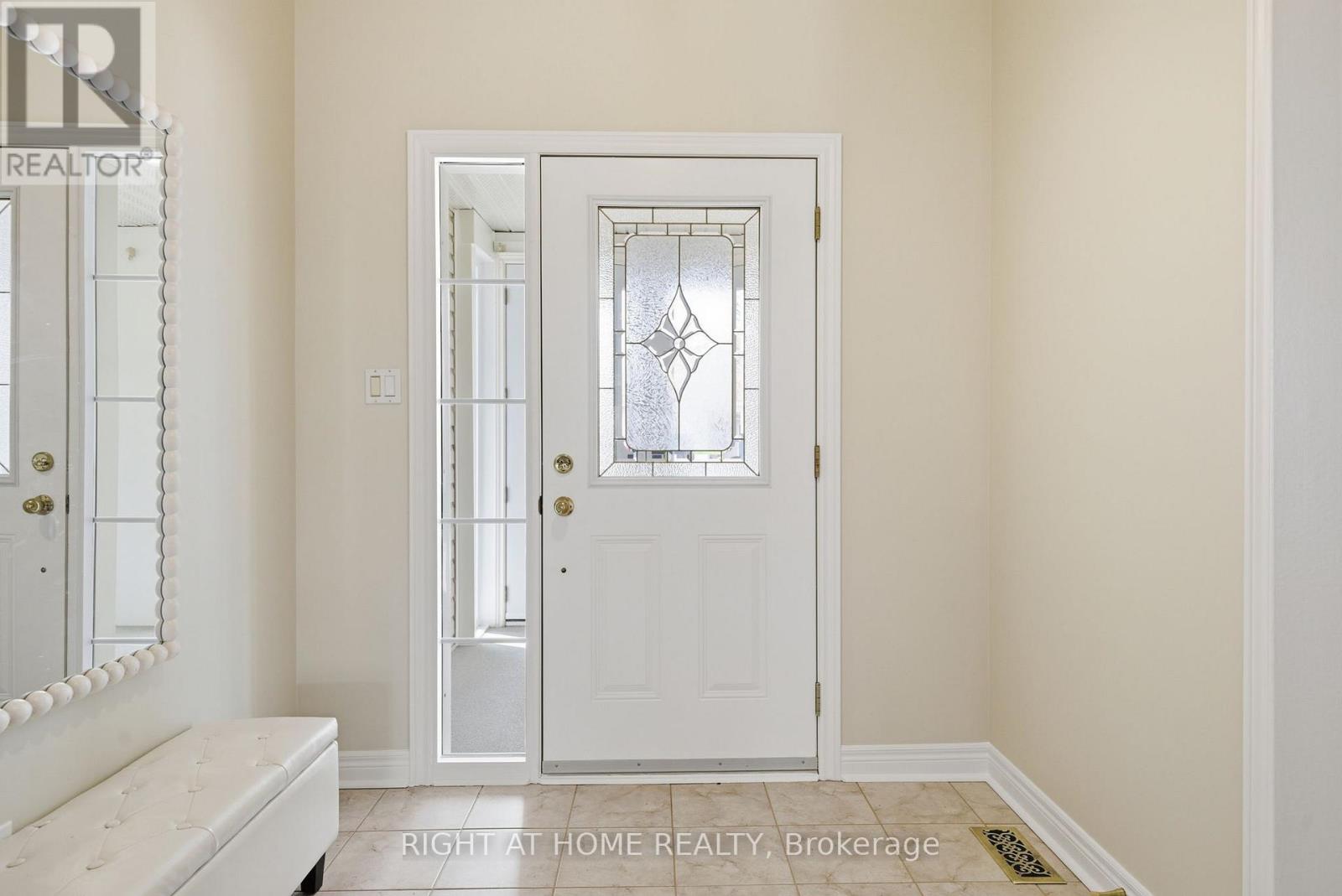 5 Park Place Lane, Clarington (Newcastle), Ontario  L1B 0B2 - Photo 5 - E13838894
