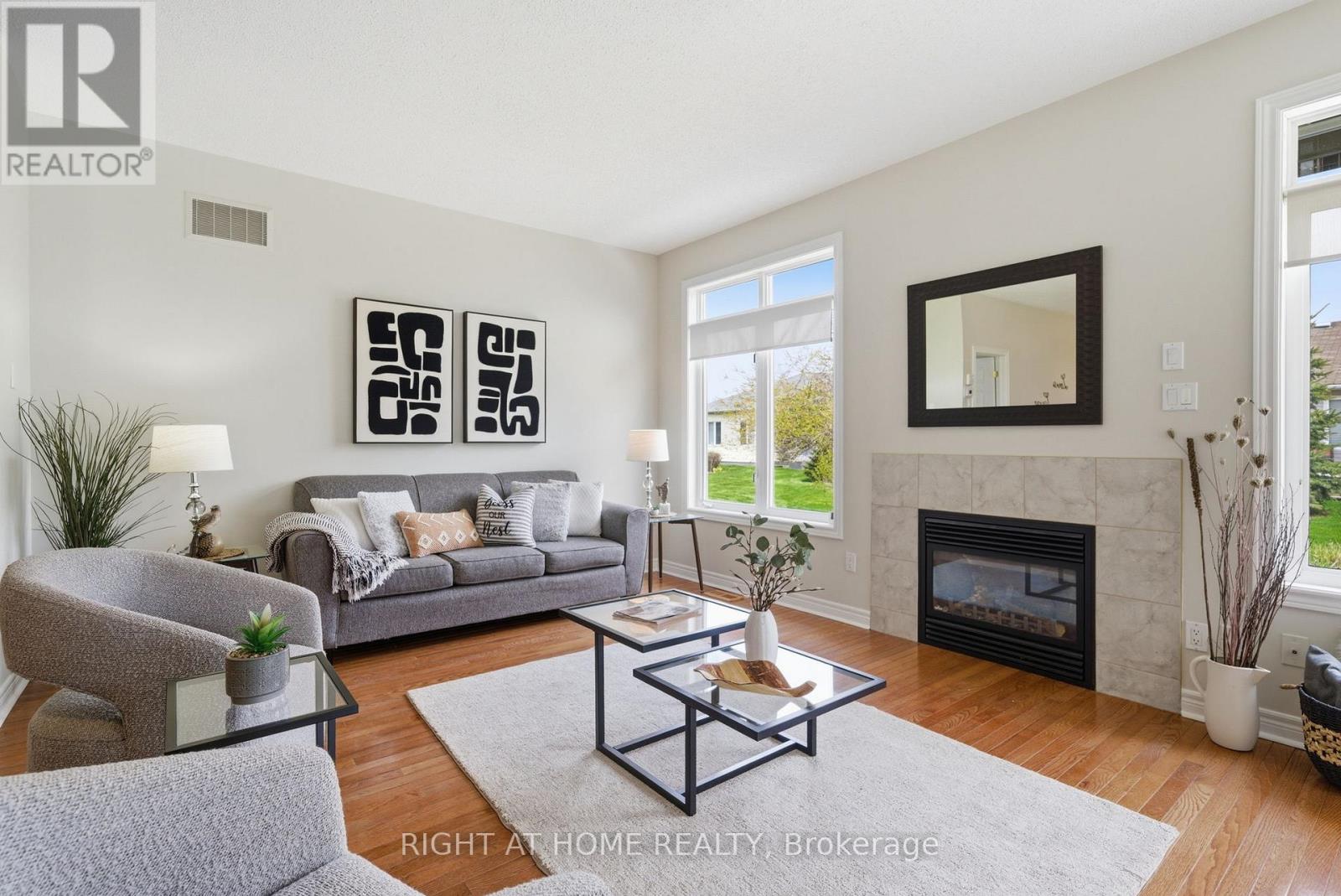 5 Park Place Lane, Clarington (Newcastle), Ontario  L1B 0B2 - Photo 6 - E13838894