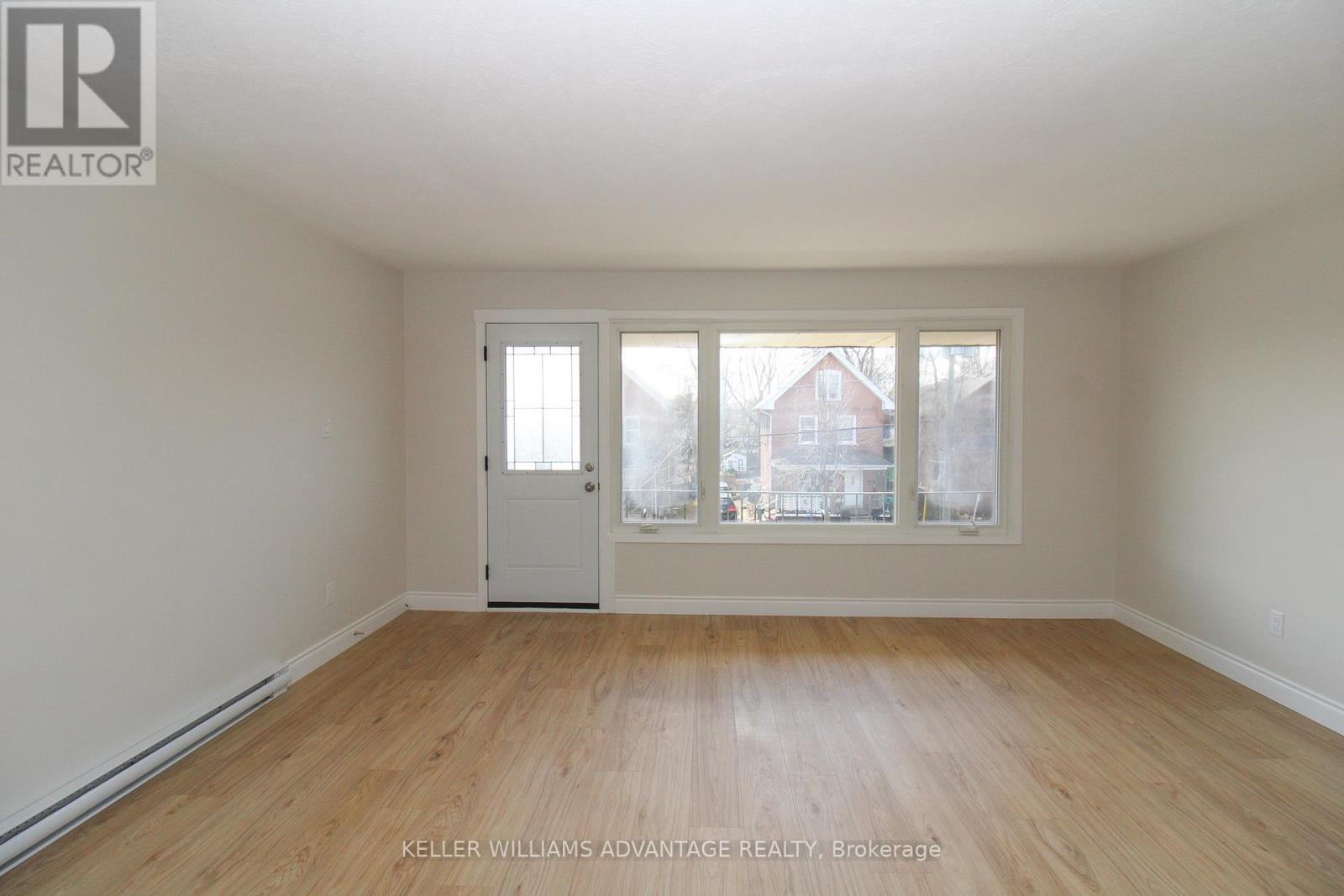 Upper - 506 Sherbrooke Street, Peterborough (Town Ward 3), Ontario  K9J 2P3 - Photo 4 - X13839840