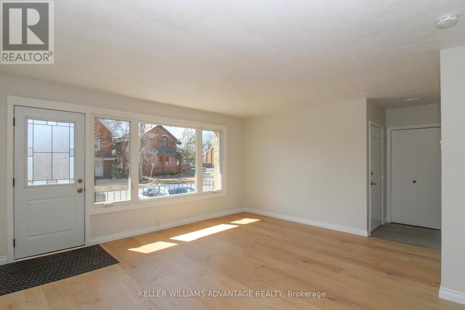 Main - 506 Sherbrooke Street, Peterborough (Town Ward 3), Ontario  K9J 2P3 - Photo 4 - X13839846