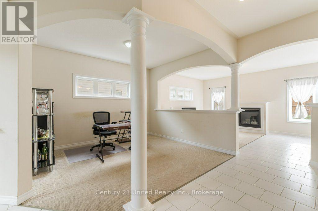57 Voyageur Street, Peterborough (Northcrest Ward 5), Ontario  K9L 0E7 - Photo 5 - X13841330
