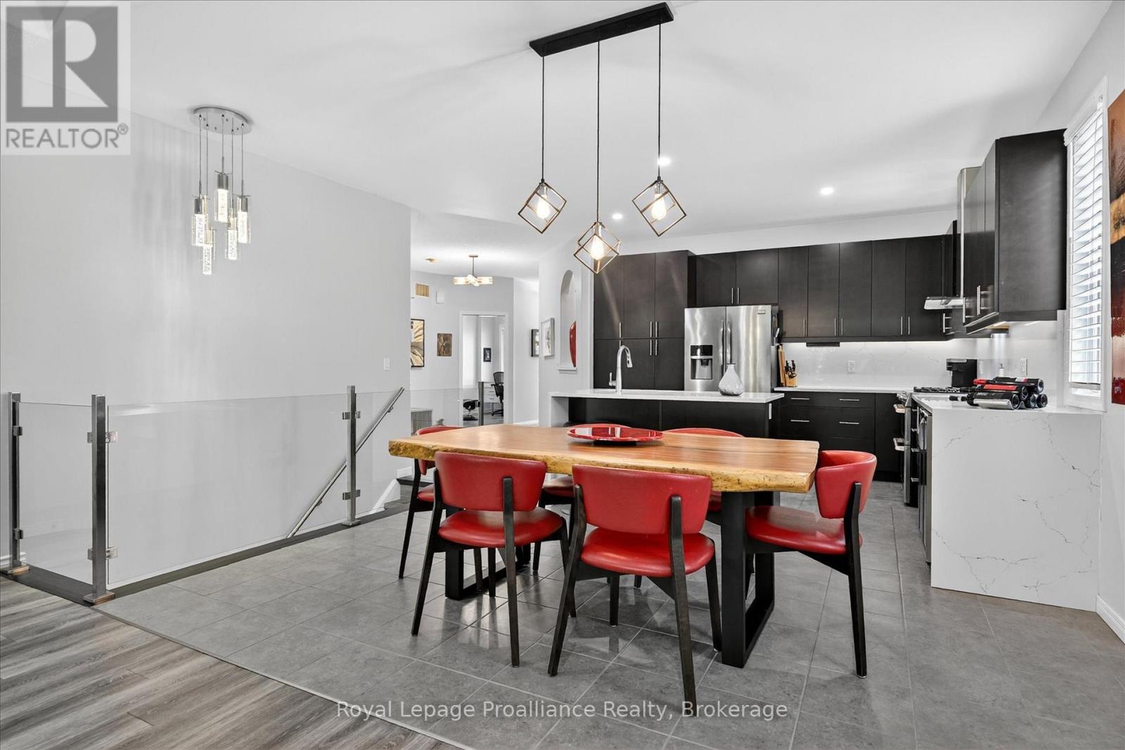 645 Goodwin Terrace, Peterborough (Monaghan Ward 2), Ontario  K9J 0H6 - Photo 9 - X13843180