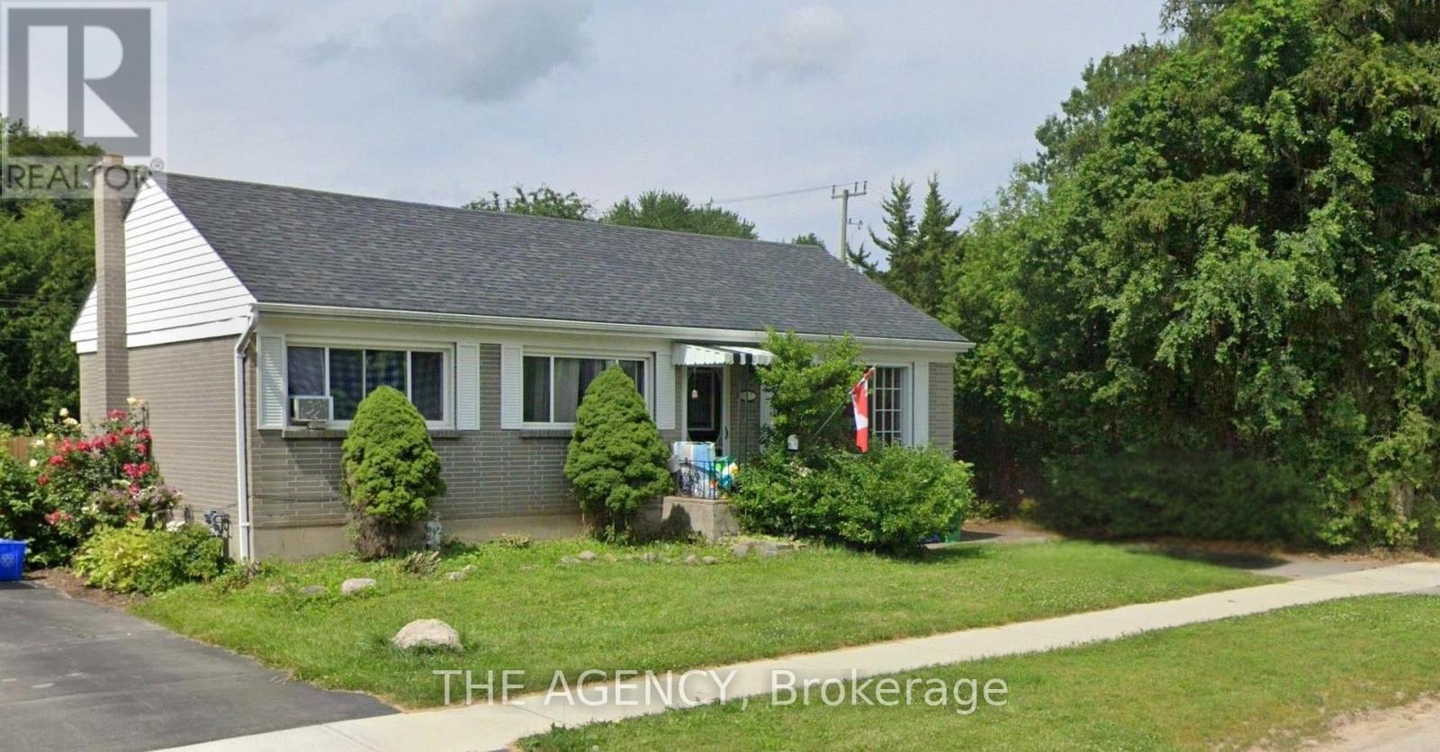 887 Philip Street, Peterborough (Northcrest Ward 5), Ontario  K9H 6E4 - Photo 3 - X13843256