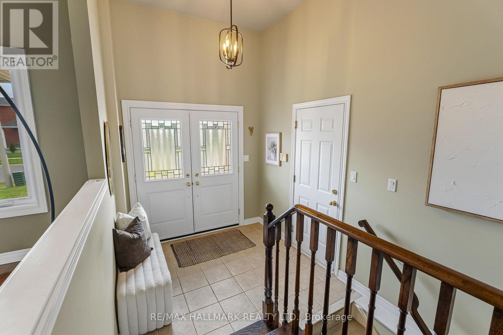 62 William Jose Court, Clarington (Newcastle), Ontario  L1B 1N6 - Photo 4 - E13845500