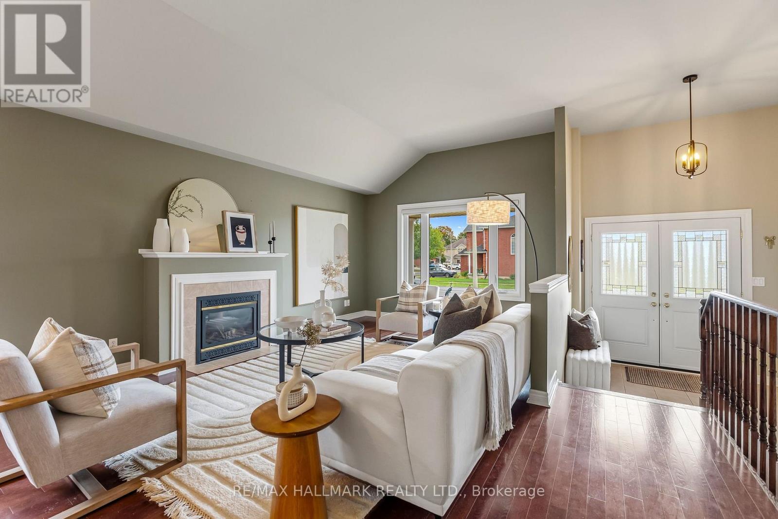 62 William Jose Court, Clarington (Newcastle), Ontario  L1B 1N6 - Photo 5 - E13845500