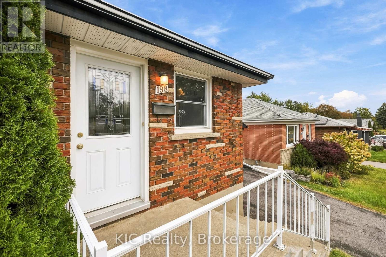 198 Mcclennan Street, Peterborough (Northcrest Ward 5), Ontario  K9H 5H7 - Photo 4 - X13845548