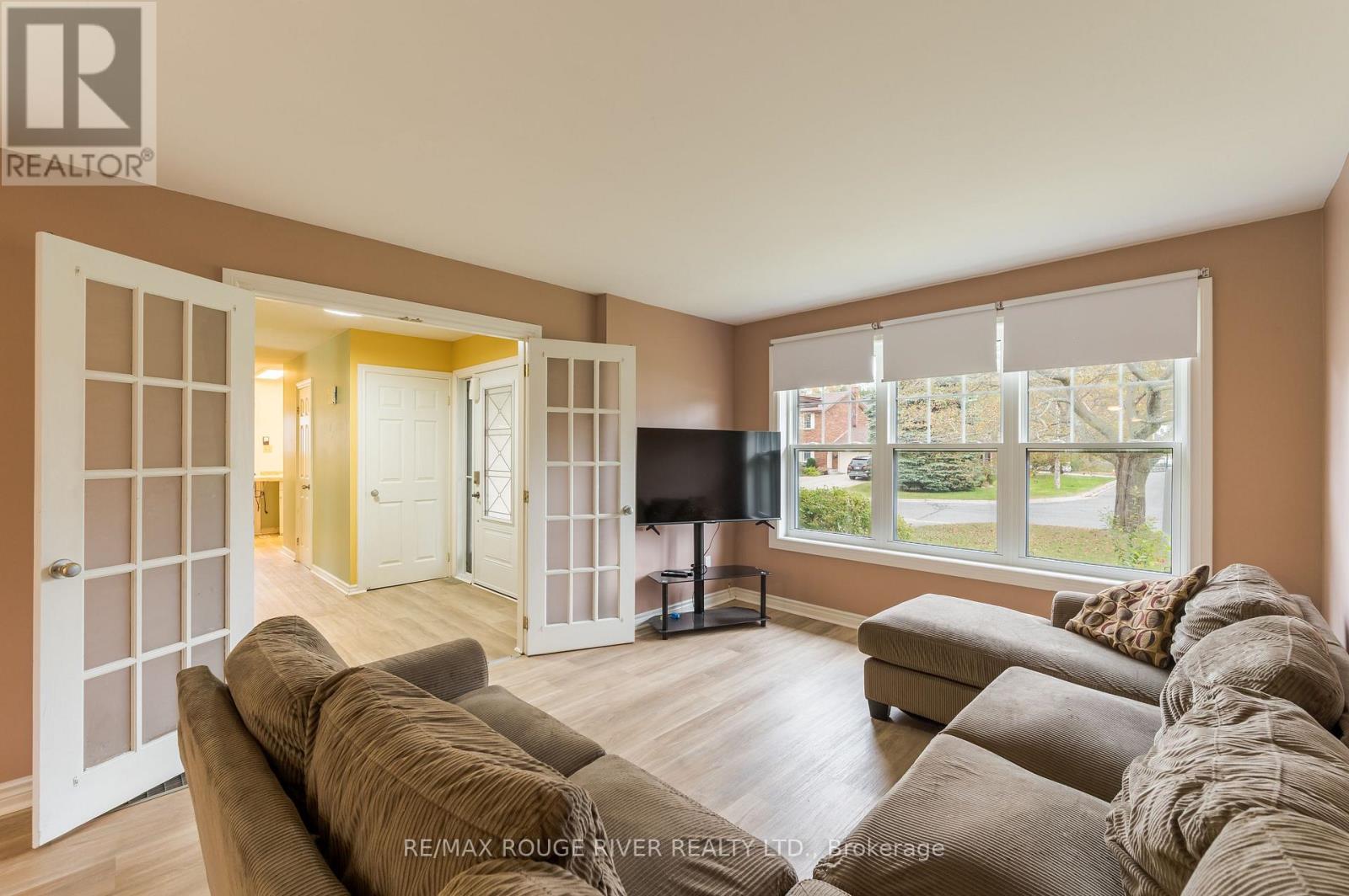 244 Ridgewood Road, Peterborough (Monaghan Ward 2), Ontario  K9J 8A3 - Photo 4 - X13846422