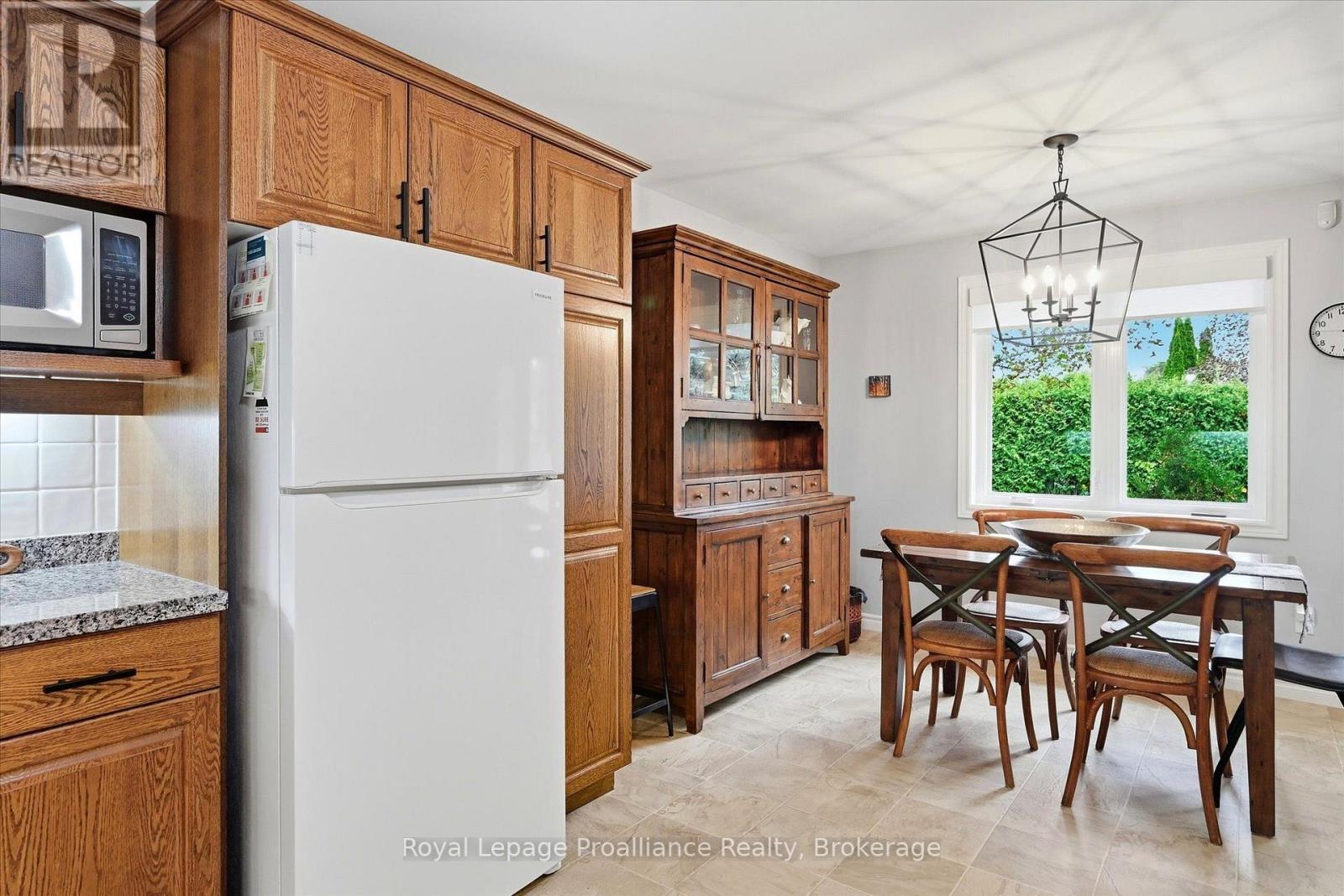 2979 Jennifer Drive, Peterborough (Northcrest Ward 5), Ontario  K9L 1Z9 - Photo 16 - X13847222