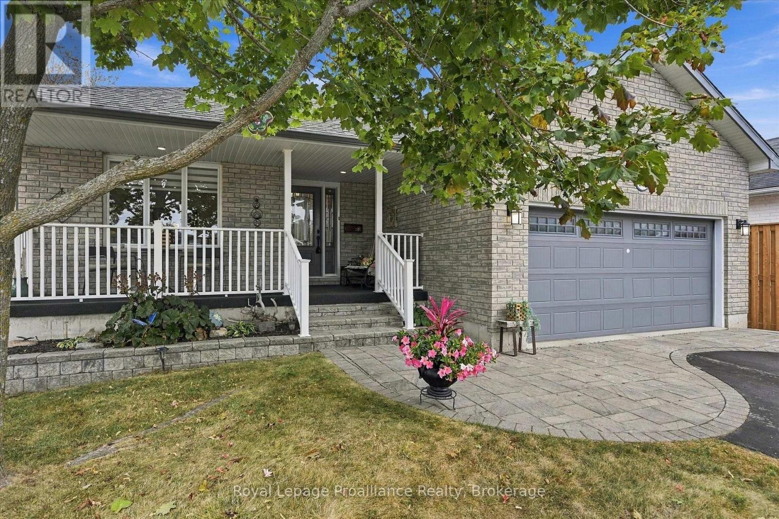 2979 Jennifer Drive, Peterborough (Northcrest Ward 5), Ontario  K9L 1Z9 - Photo 3 - X13847222
