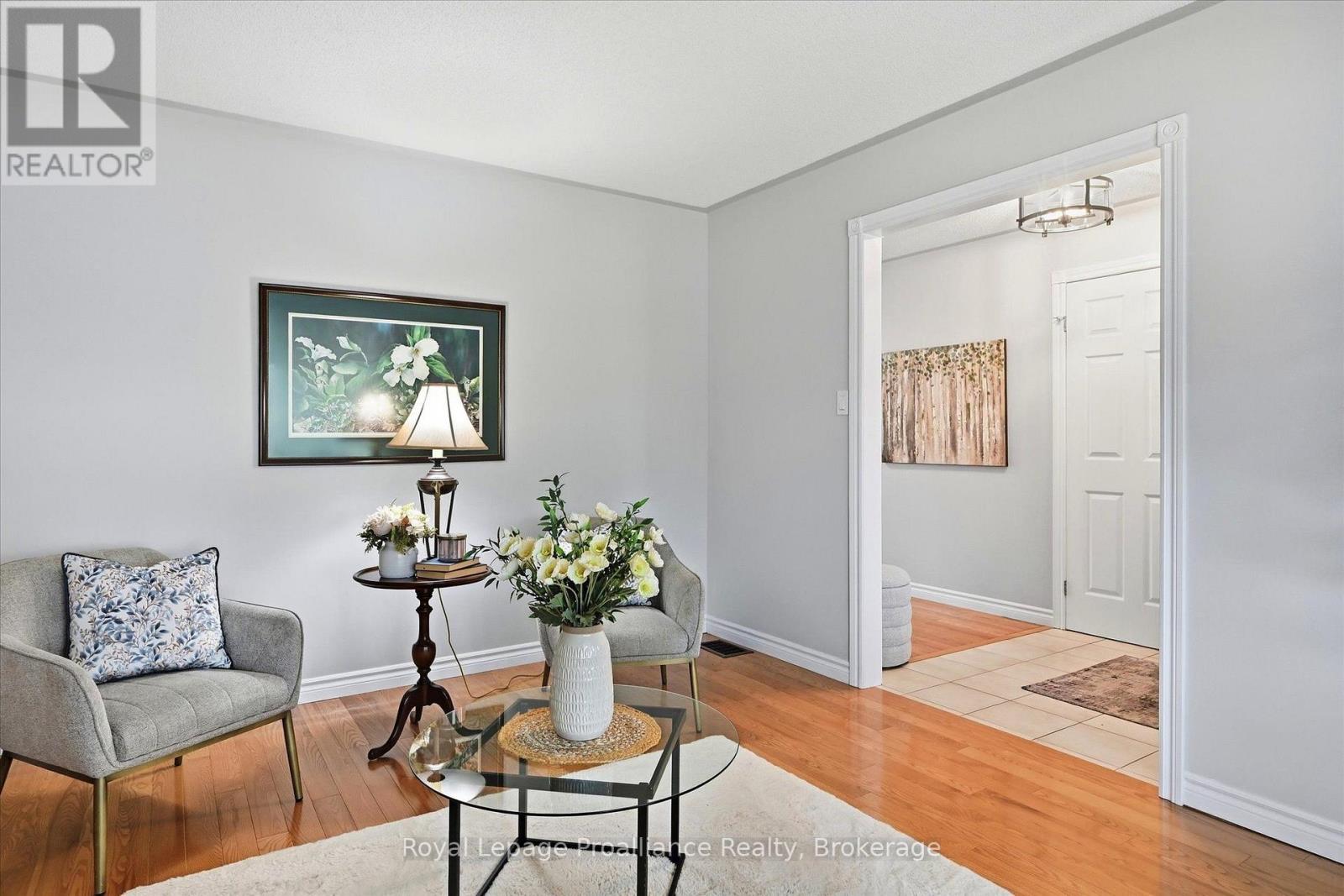 2979 Jennifer Drive, Peterborough (Northcrest Ward 5), Ontario  K9L 1Z9 - Photo 7 - X13847222