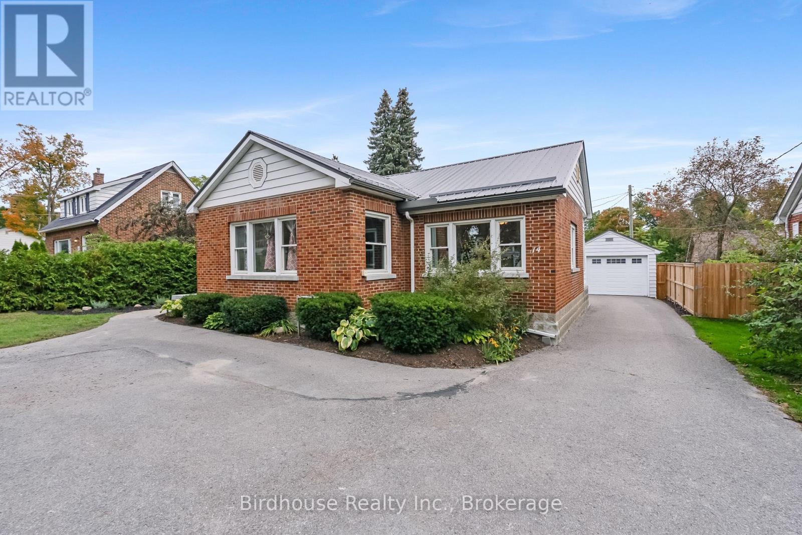 14 Angeline Street S, Kawartha Lakes (Lindsay), Ontario  K9V 3K8 - Photo 2 - X13848468