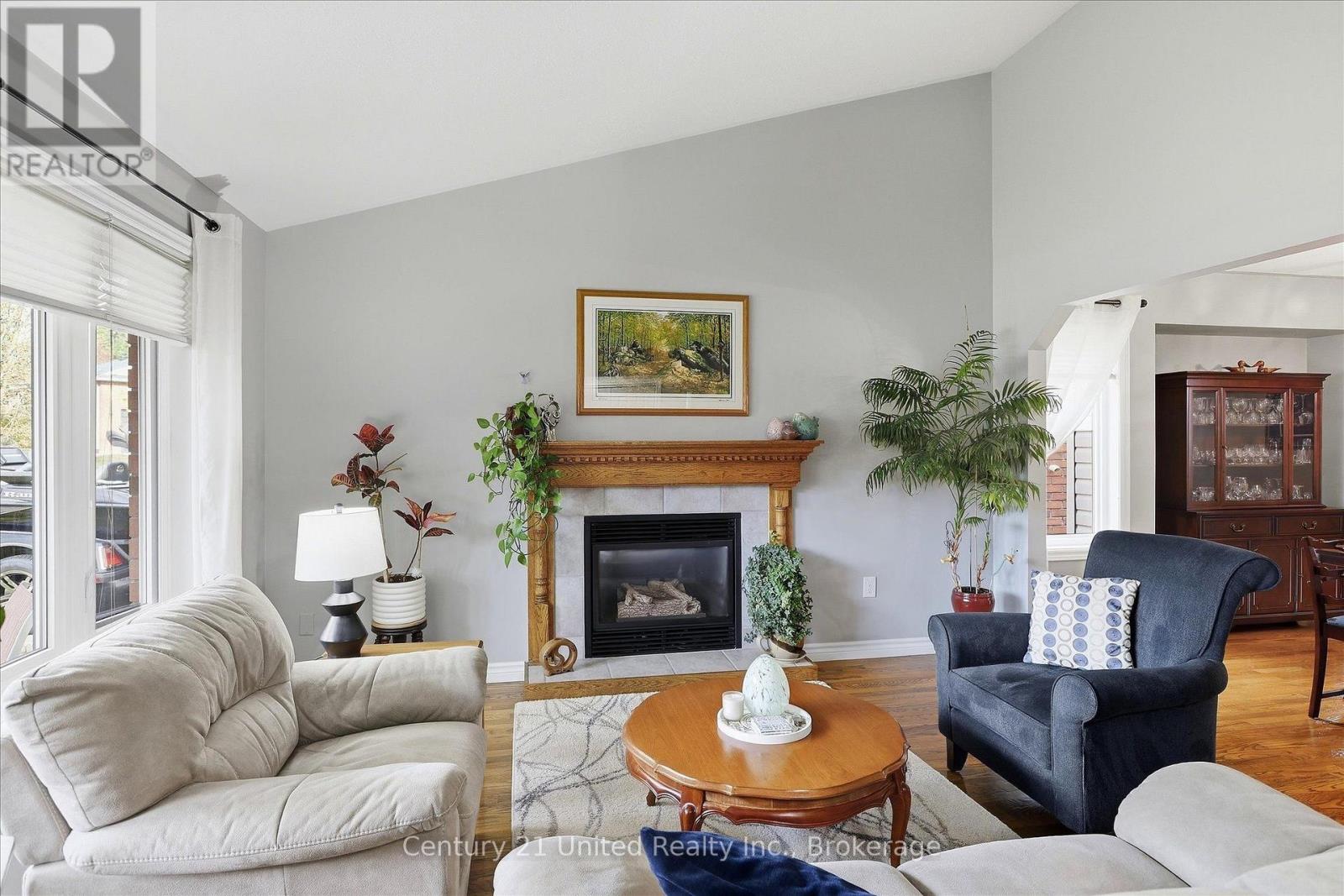2318 Sumac Street, Peterborough (Monaghan Ward 2), Ontario  K9K 2J9 - Photo 4 - X13851188