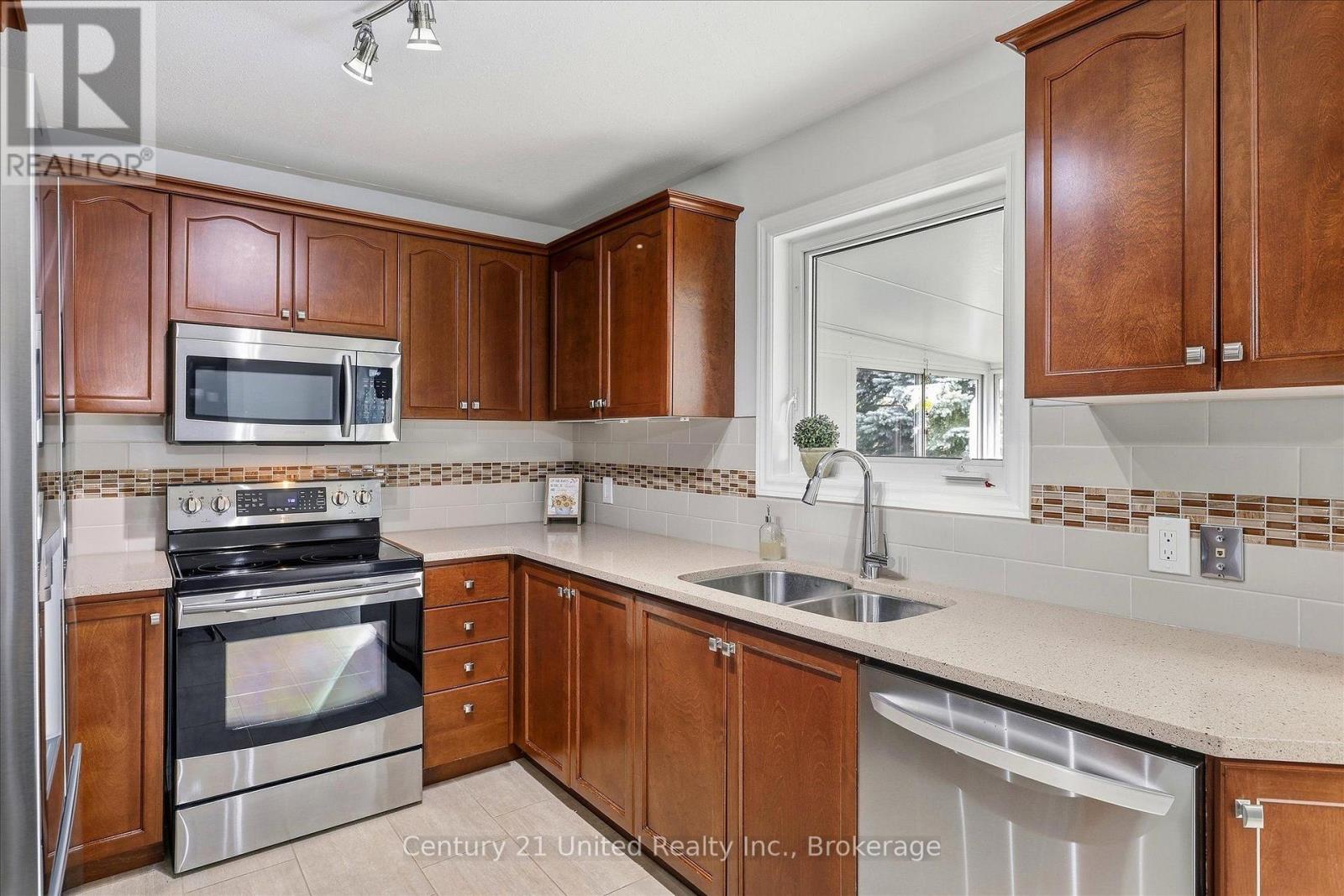 2318 Sumac Street, Peterborough (Monaghan Ward 2), Ontario  K9K 2J9 - Photo 8 - X13851188
