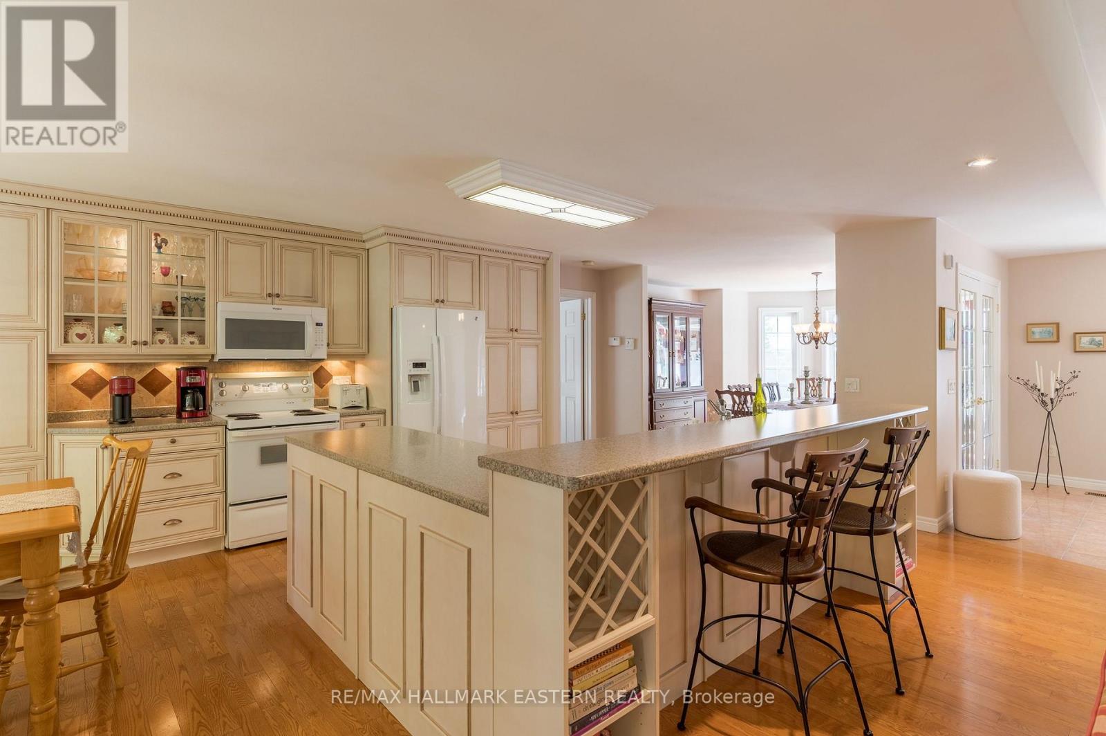 27 Woodland Trail, Kawartha Lakes (Manvers), Ontario  K0L 1A0 - Photo 9 - X13852050