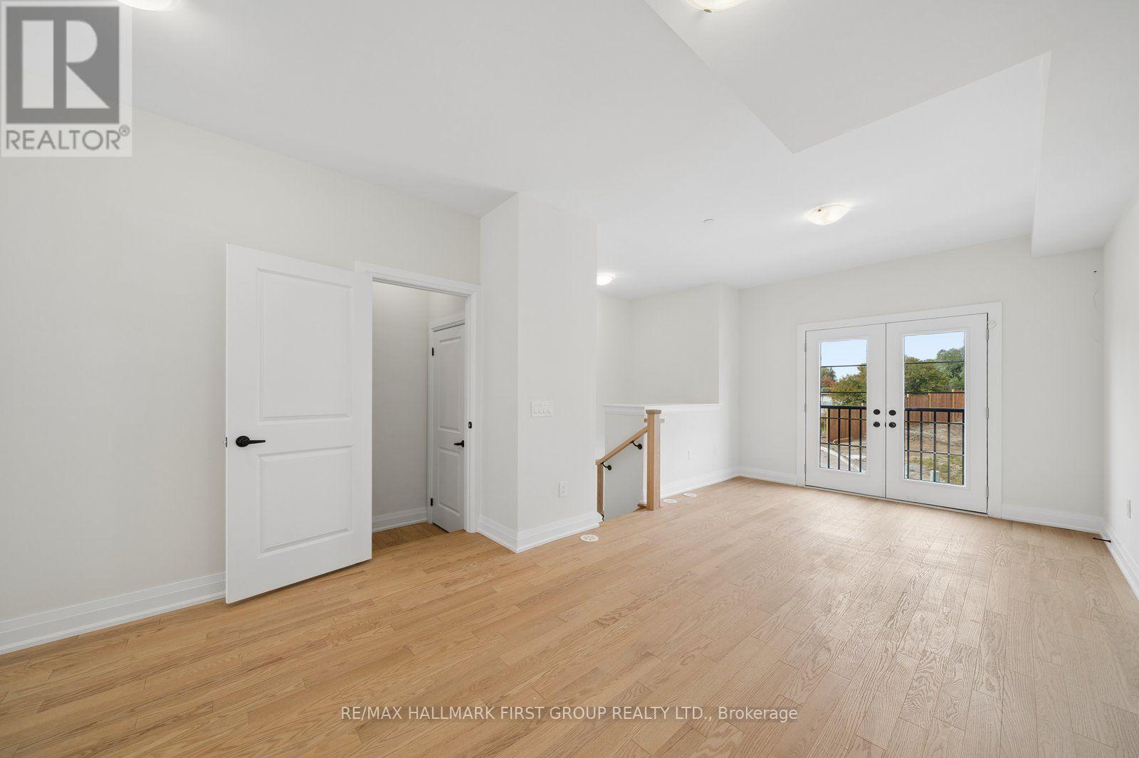 11 Marret Lane, Clarington (Newcastle), Ontario  L1B 0X2 - Photo 2 - E13852466