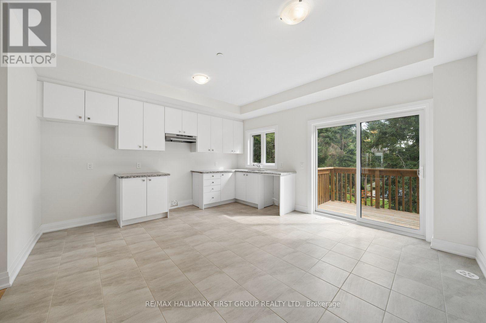 11 Marret Lane, Clarington (Newcastle), Ontario  L1B 0X2 - Photo 4 - E13852466
