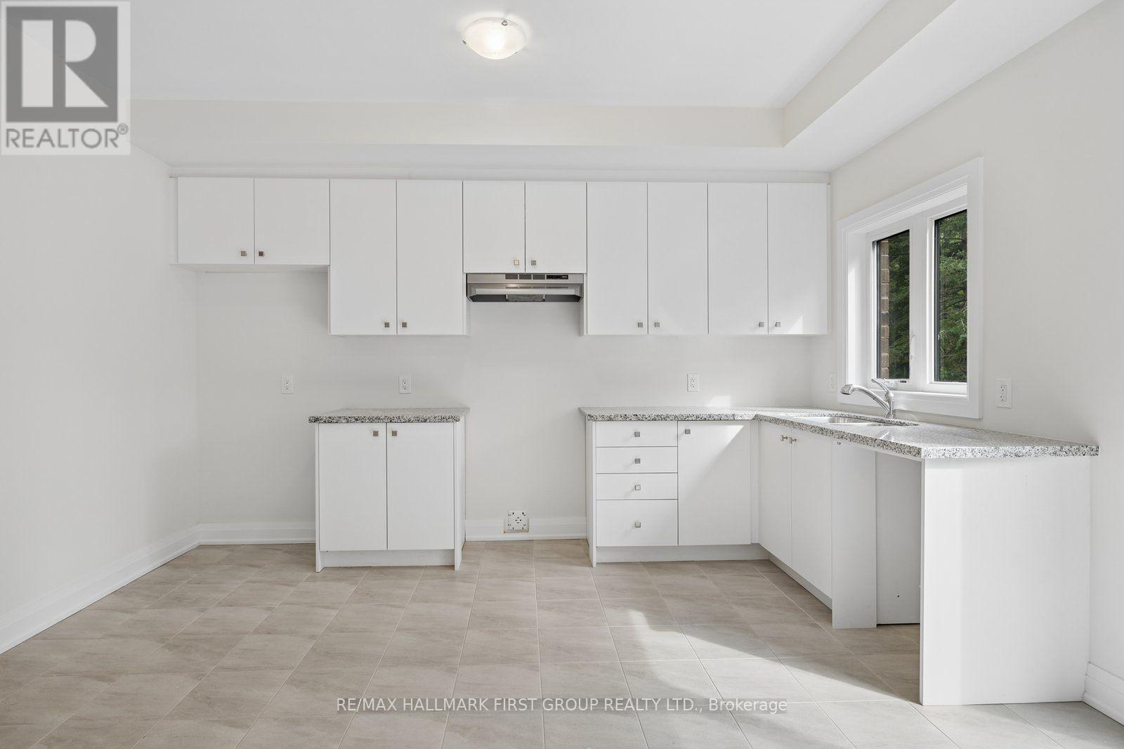 11 Marret Lane, Clarington (Newcastle), Ontario  L1B 0X2 - Photo 5 - E13852466
