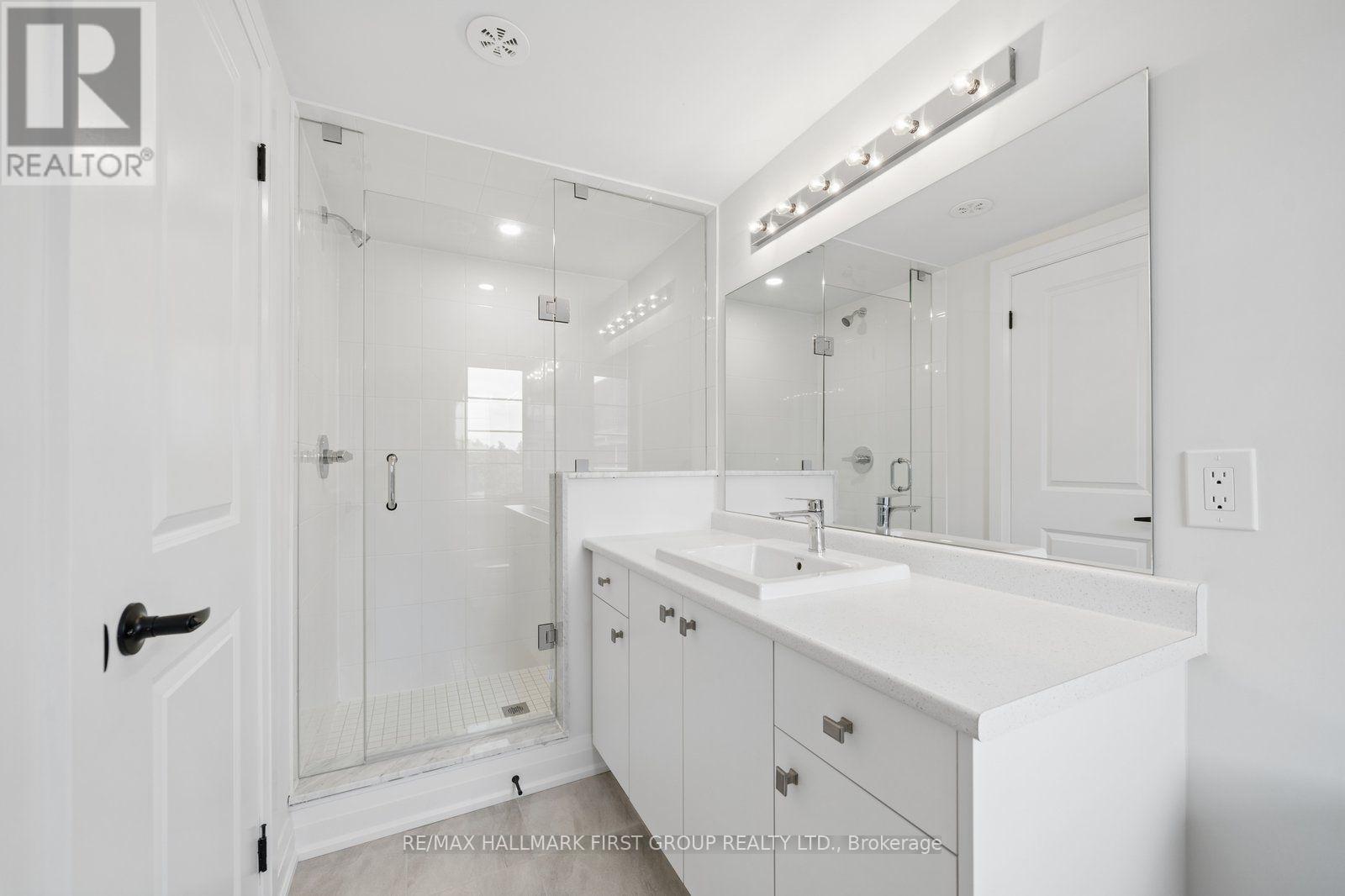 11 Marret Lane, Clarington (Newcastle), Ontario  L1B 0X2 - Photo 8 - E13852466