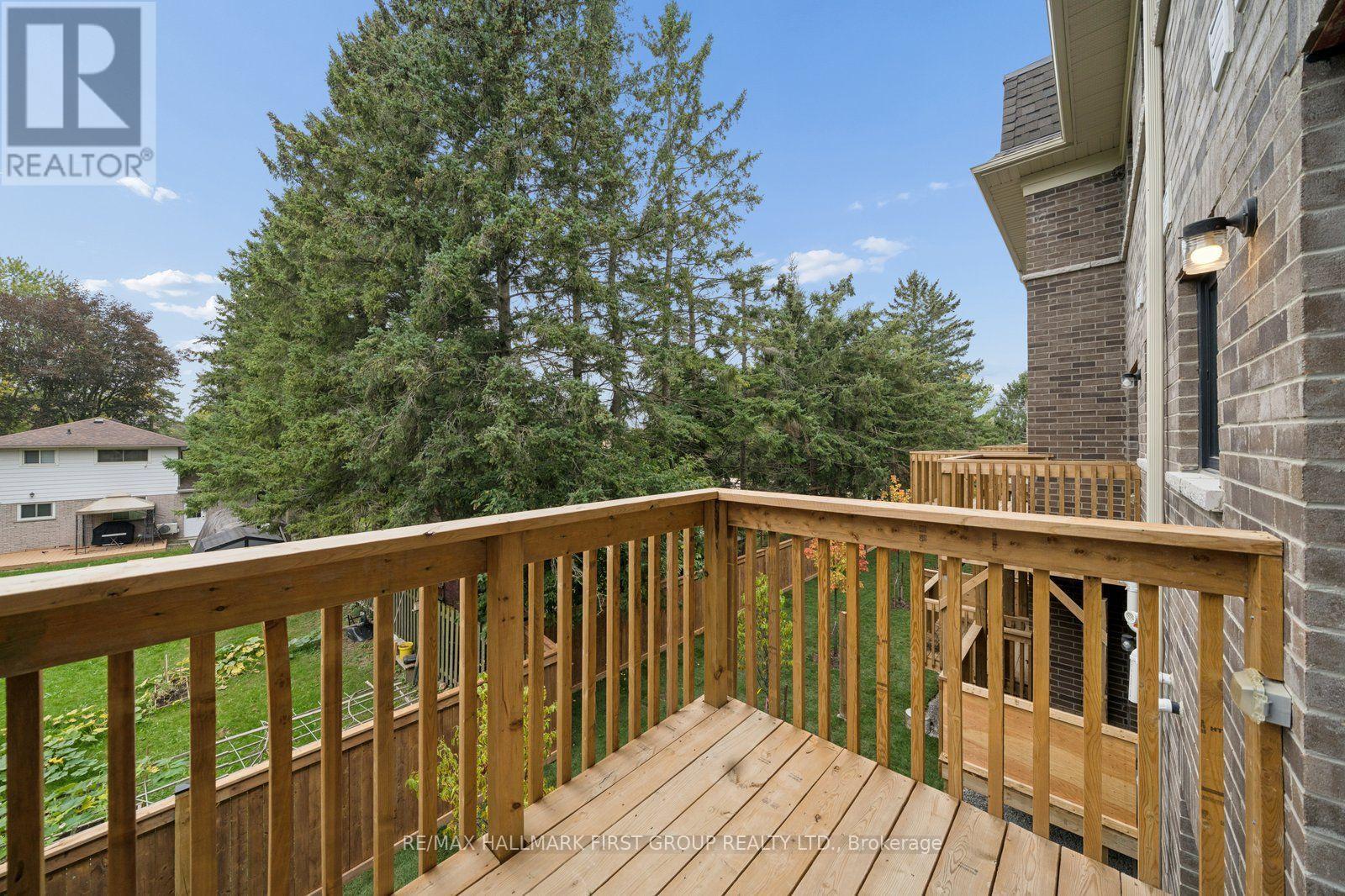 23 Marret Lane, Clarington (Newcastle), Ontario  L1B 0X2 - Photo 8 - E13852482