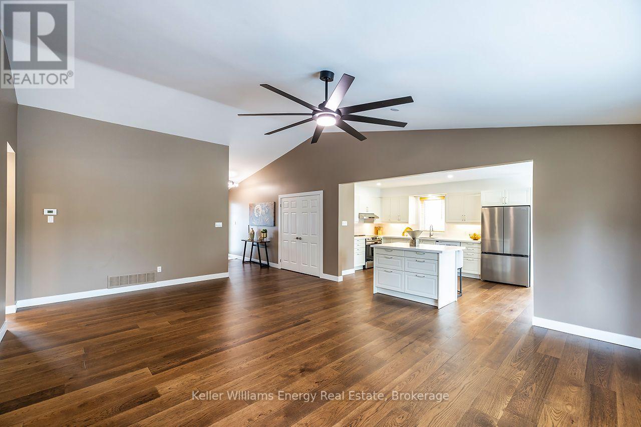 212 Wilmot Trail, Clarington (Bowmanville), Ontario  L1B 1B2 - Photo 4 - E13853862