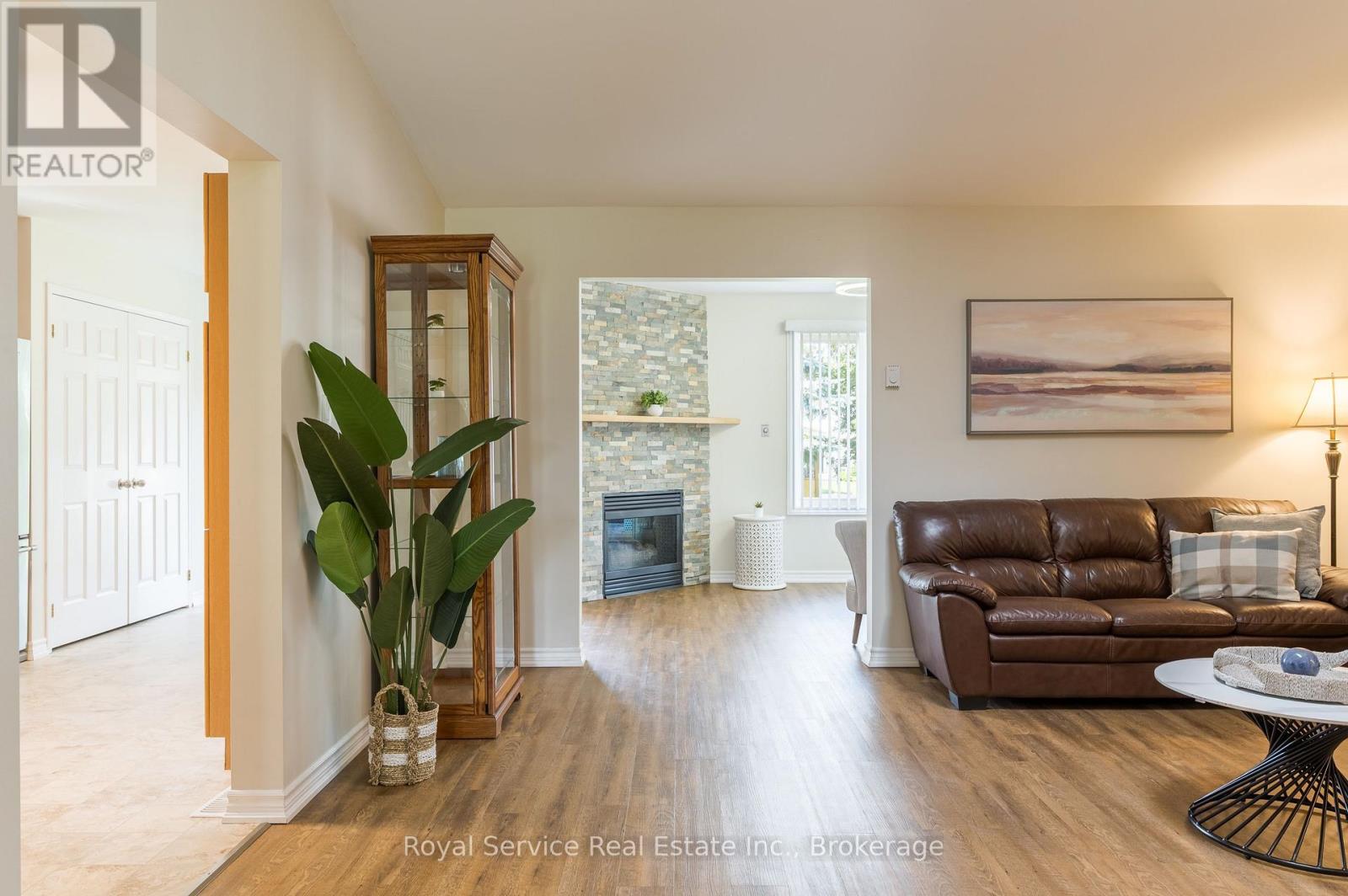 11 Algonquin Trail, Clarington (Bowmanville), Ontario  L1B 1A1 - Photo 9 - E13854450
