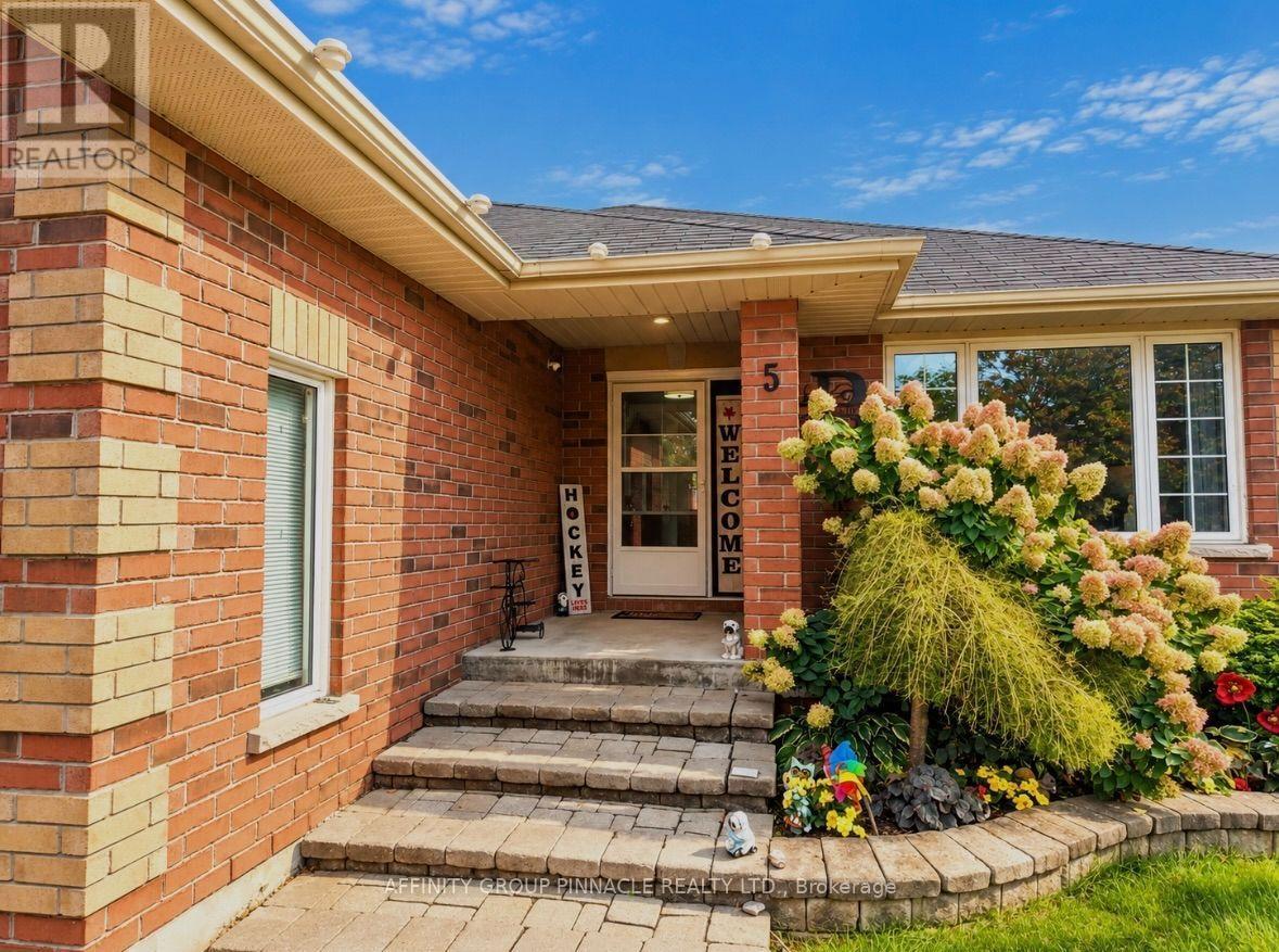 5 Denfield Road, Kawartha Lakes (Lindsay), Ontario  K9V 0B4 - Photo 4 - X13855638