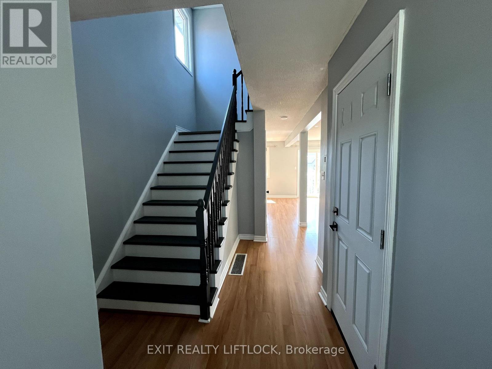 722 Trailview Drive, Peterborough (Ashburnham Ward 4), Ontario  K9J 8P2 - Photo 4 - X13855712