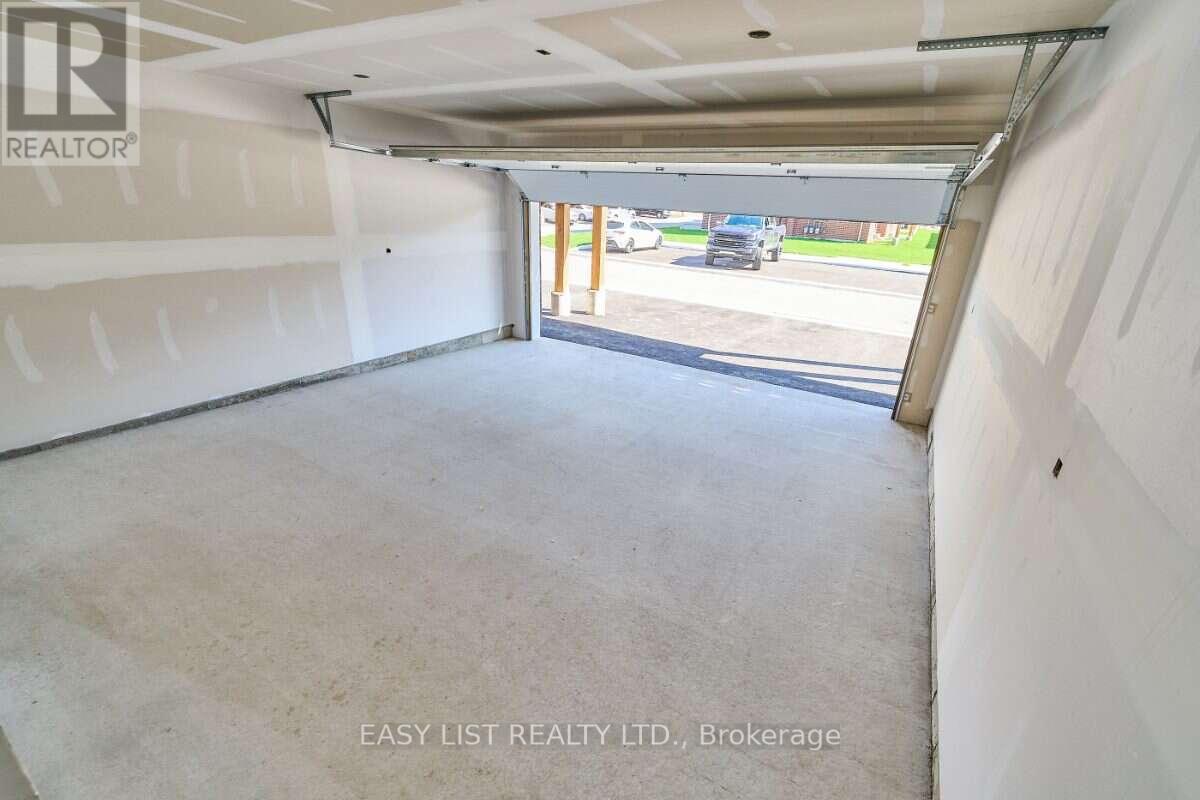 31 Addyman Crescent, Clarington (Newcastle), Ontario  L1B 0X4 - Photo 11 - E13856270