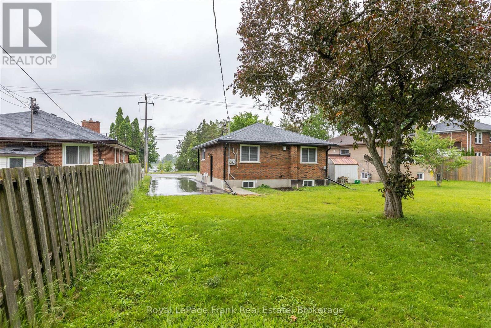 Main - 890 Weller Street, Peterborough (Monaghan Ward 2), Ontario  K9J 4X8 - Photo 28 - X13856326