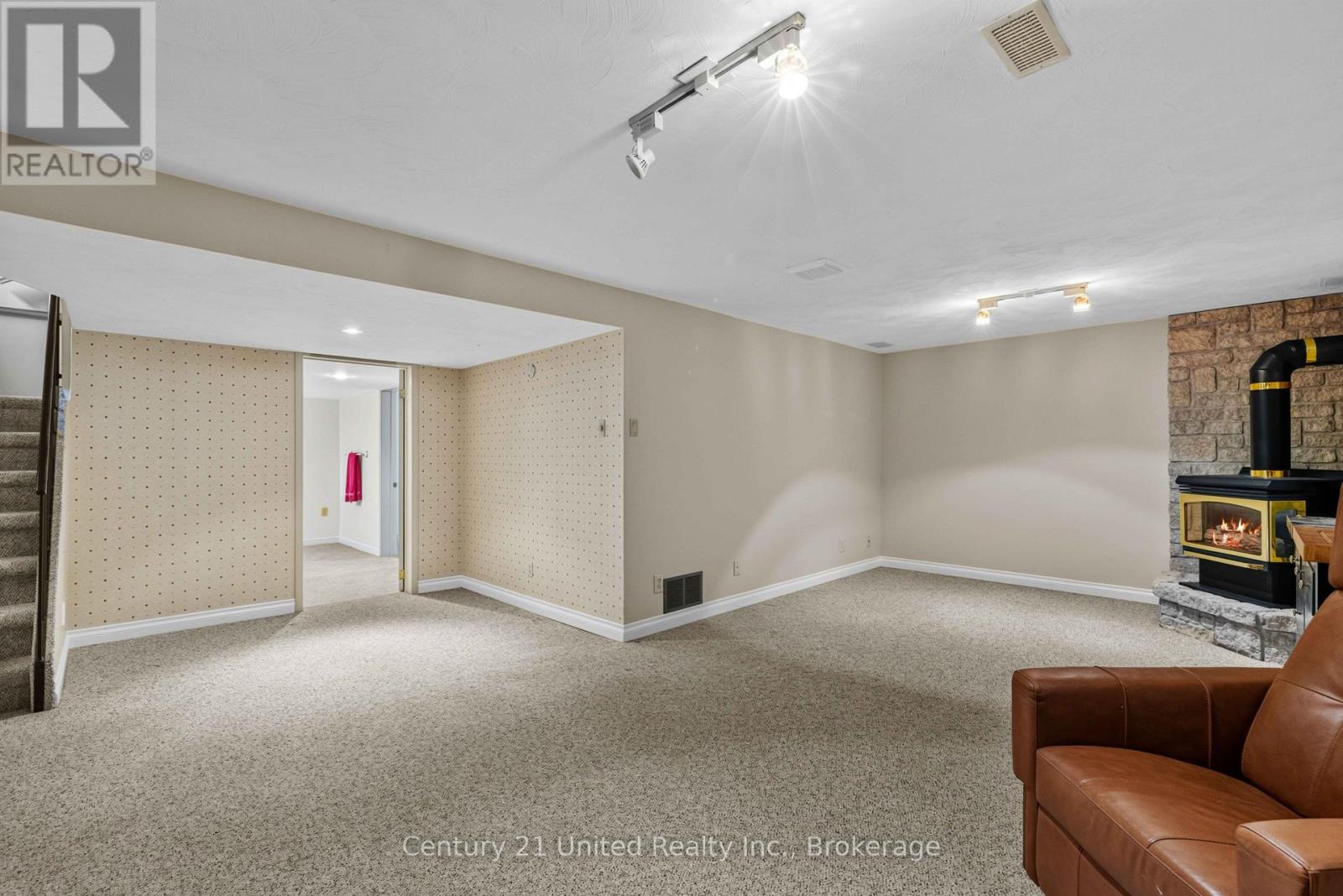 1203 Royal Drive, Peterborough (Northcrest Ward 5), Ontario  K9H 6R3 - Photo 29 - X13856726