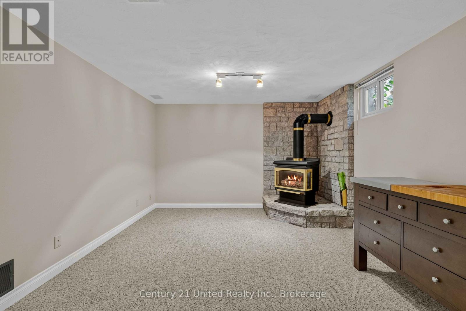 1203 Royal Drive, Peterborough (Northcrest Ward 5), Ontario  K9H 6R3 - Photo 31 - X13856726