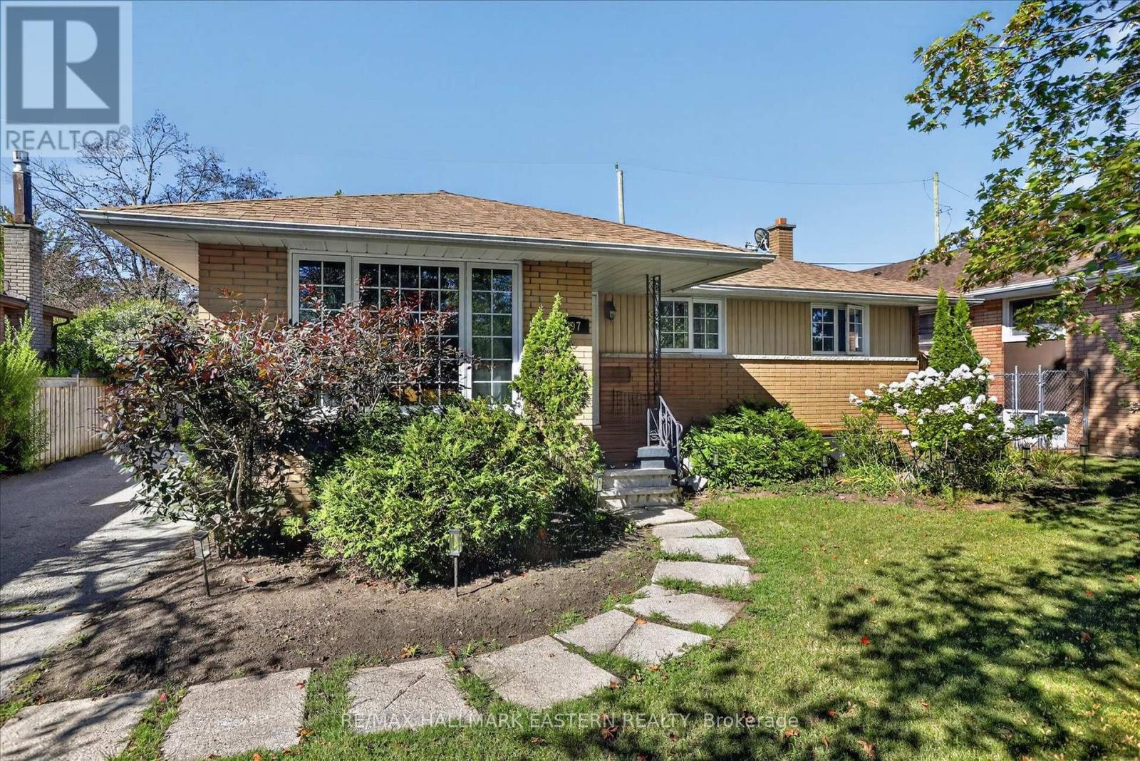 897 Westdale Avenue, Peterborough (Northcrest Ward 5), Ontario  K9H 6C5 - Photo 2 - X13858294