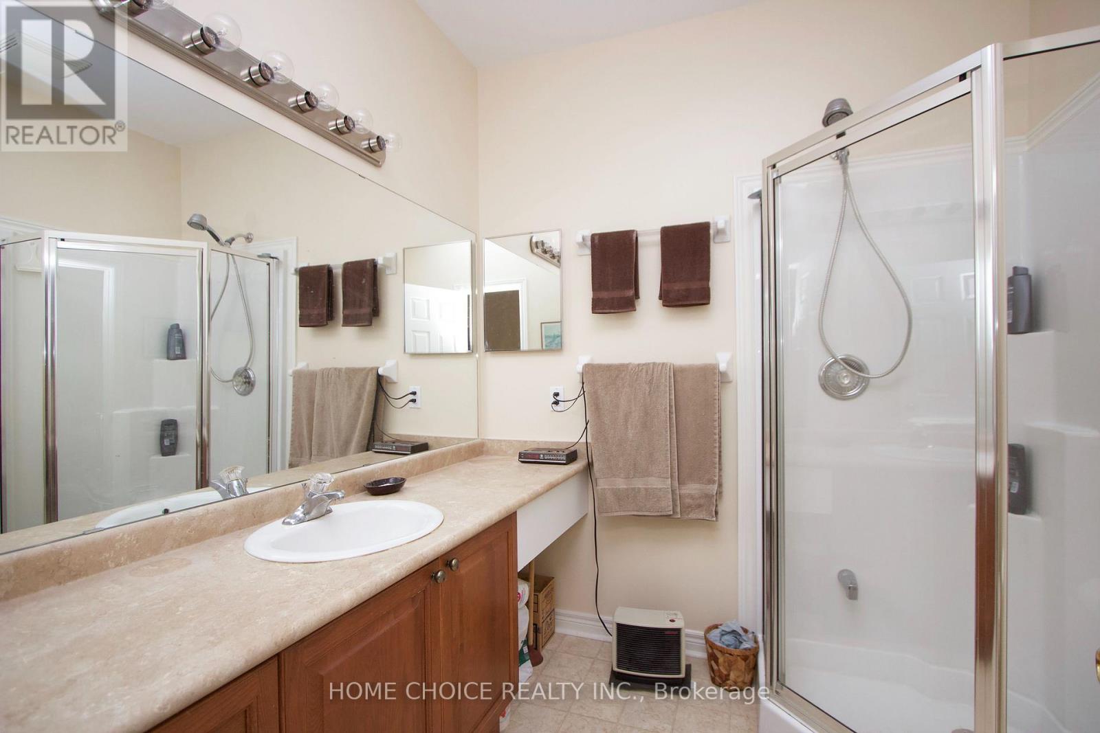 8 Hinkley Trail, Clarington (Newcastle), Ontario  L1B 1P4 - Photo 19 - E13859670