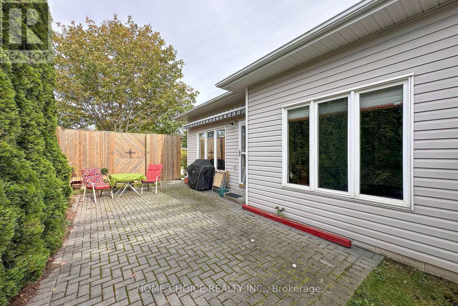 8 Hinkley Trail, Clarington (Newcastle), Ontario  L1B 1P4 - Photo 23 - E13859670