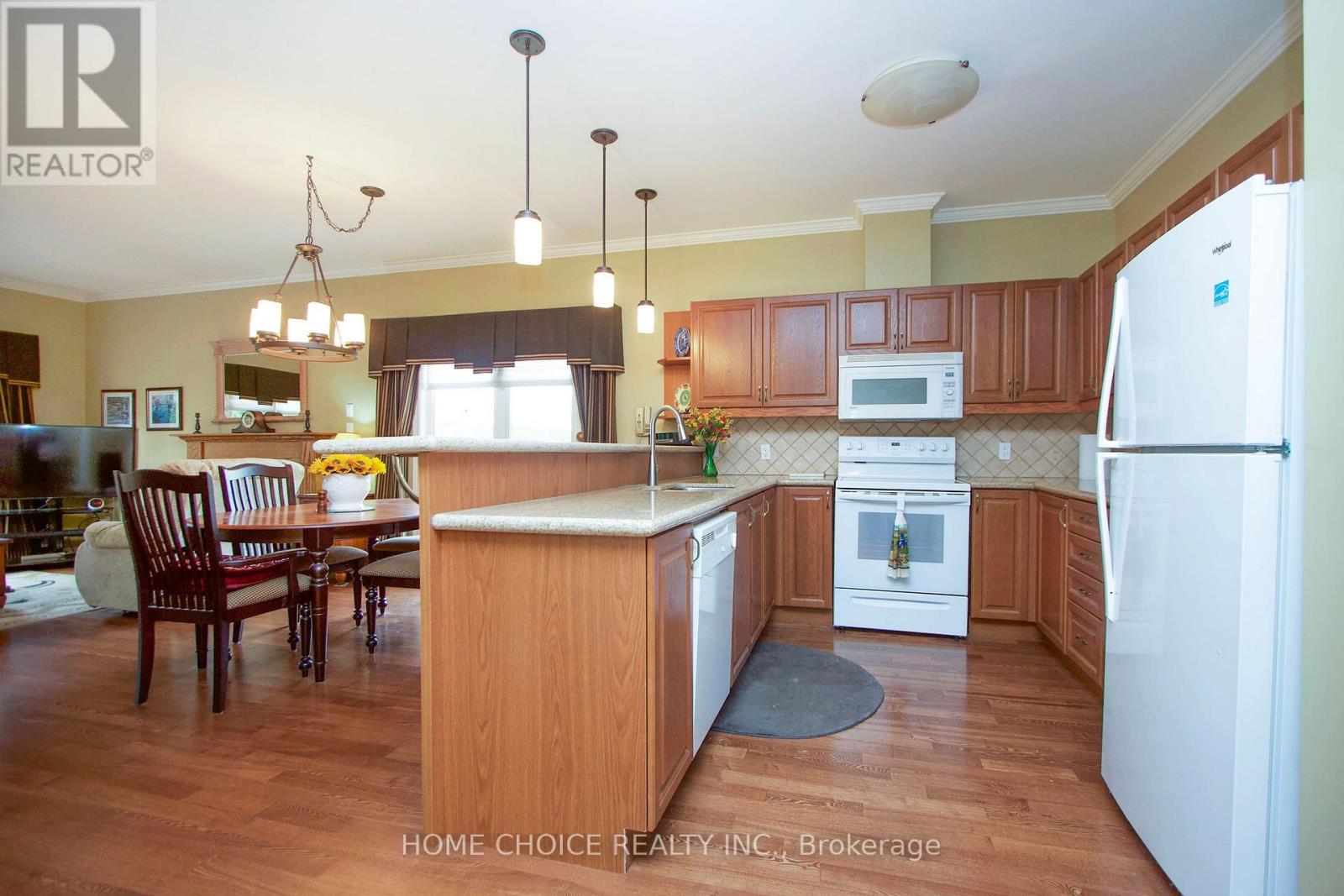 8 Hinkley Trail, Clarington (Newcastle), Ontario  L1B 1P4 - Photo 9 - E13859670