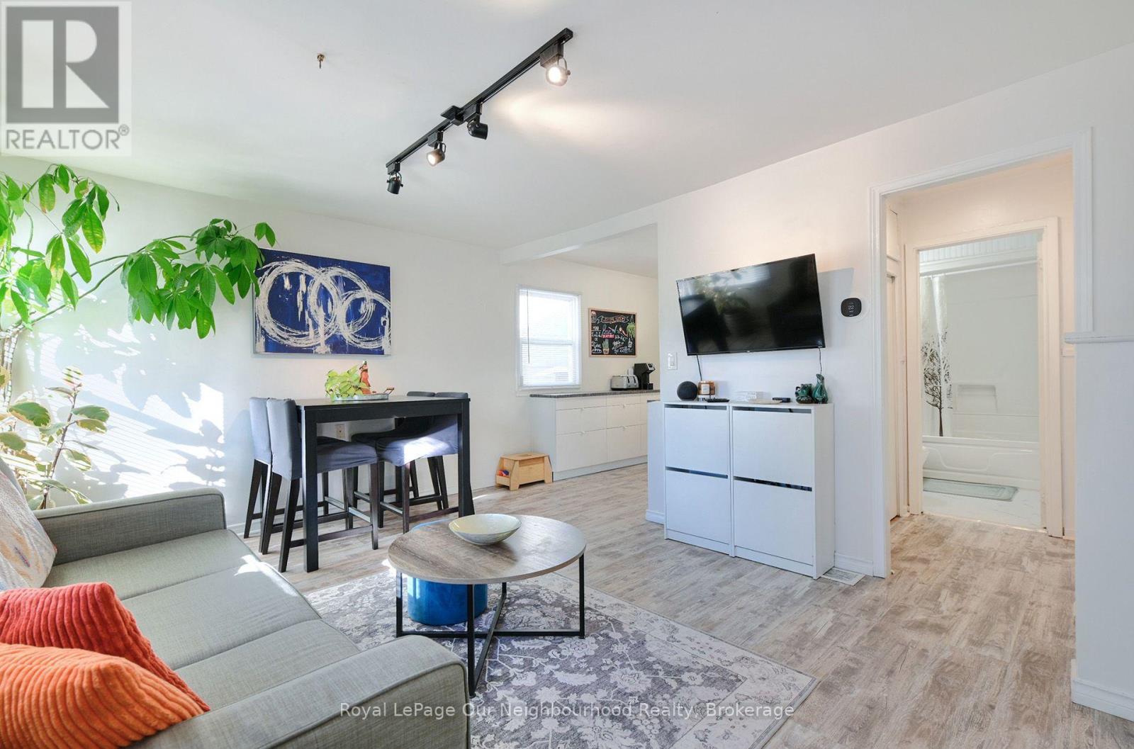 760 New Romaine Street, Peterborough (Otonabee Ward 1), Ontario  K9J 2E9 - Photo 2 - X13860430