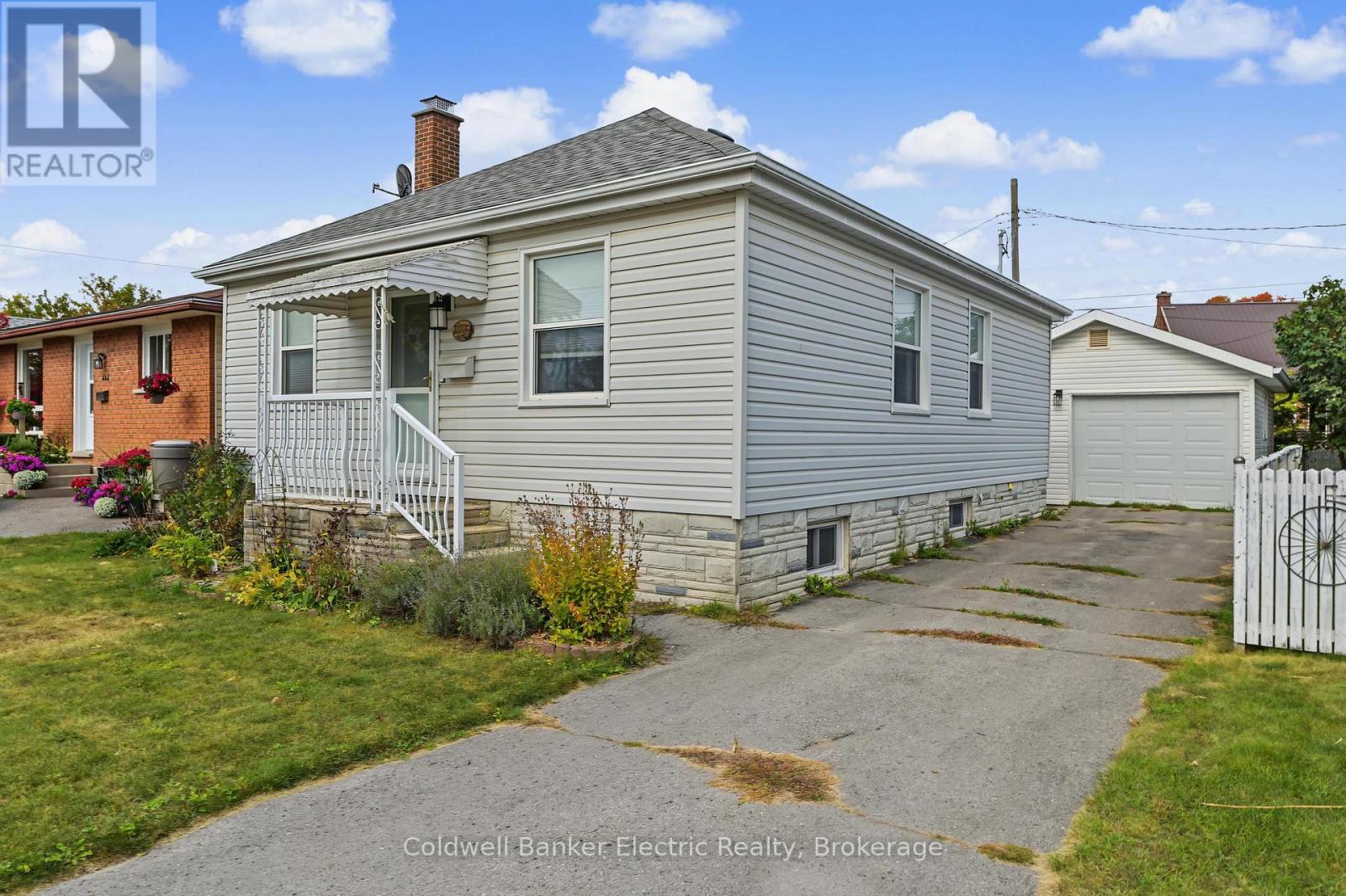 440 Howden Street, Peterborough (Otonabee Ward 1), Ontario  K9J 4B3 - Photo 2 - X13861036