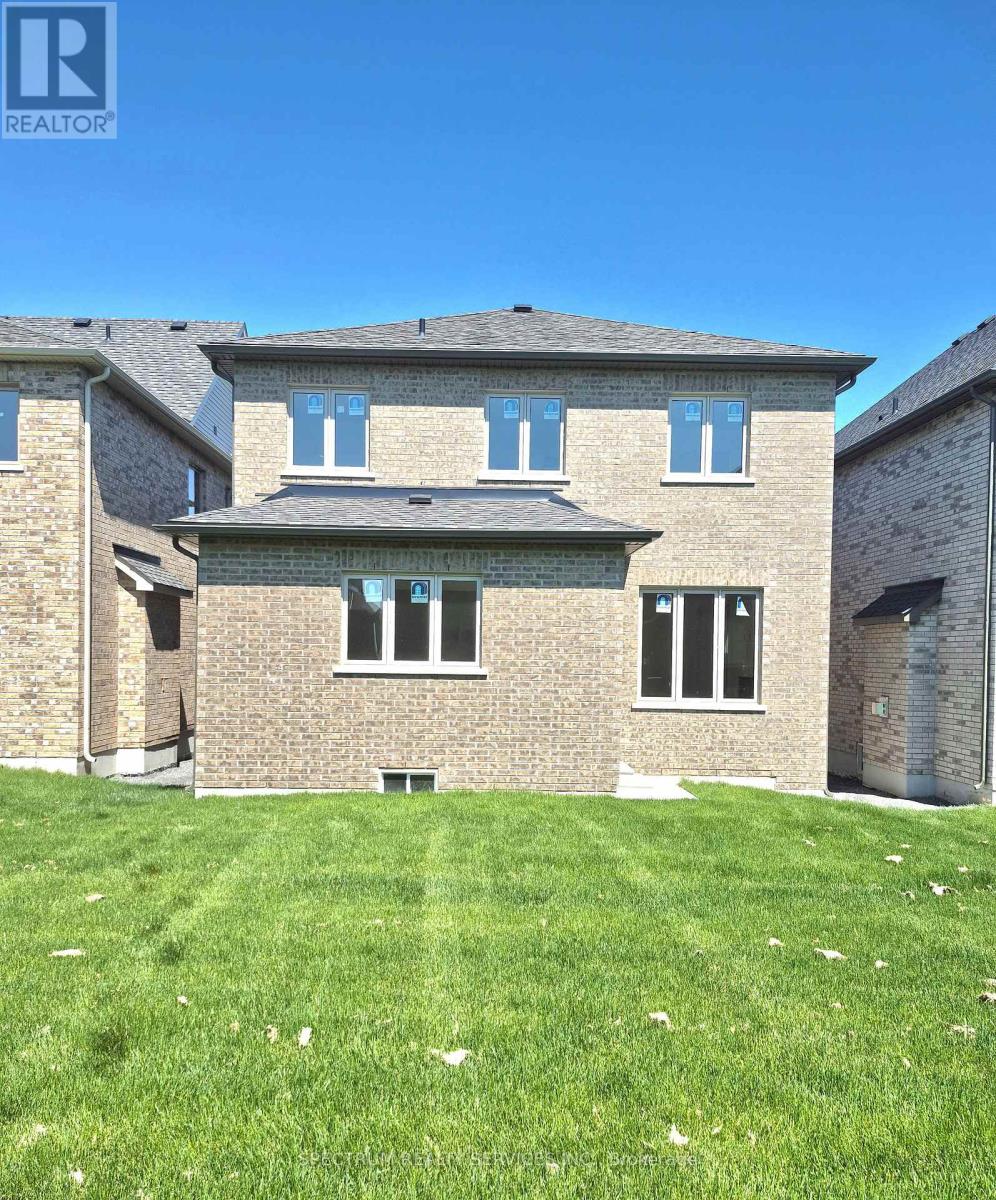 14 Rogerson Street, Clarington (Newcastle), Ontario  L1B 0W4 - Photo 4 - E13862444