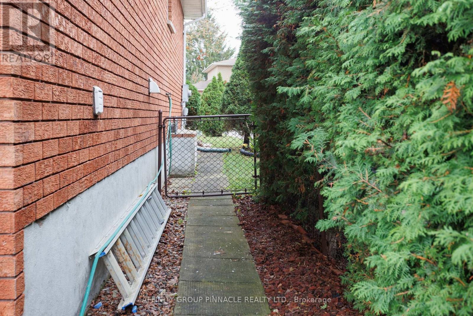 24 Andrew Drive, Kawartha Lakes (Lindsay), Ontario  K9V 5W6 - Photo 37 - X13863060