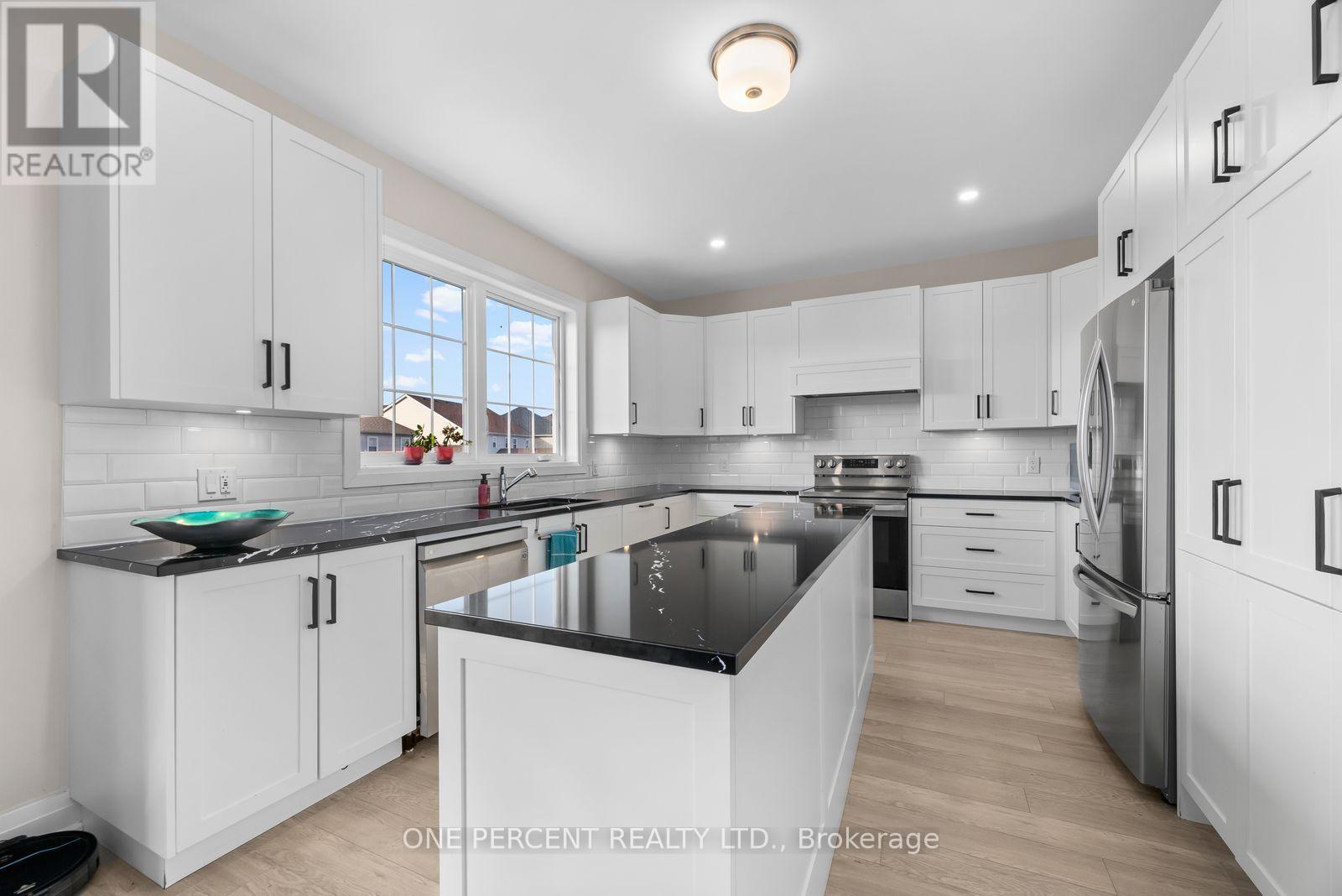626 Haylock Gardens, Peterborough (Northcrest Ward 5), Ontario  K9H 0H7 - Photo 6 - X13863496
