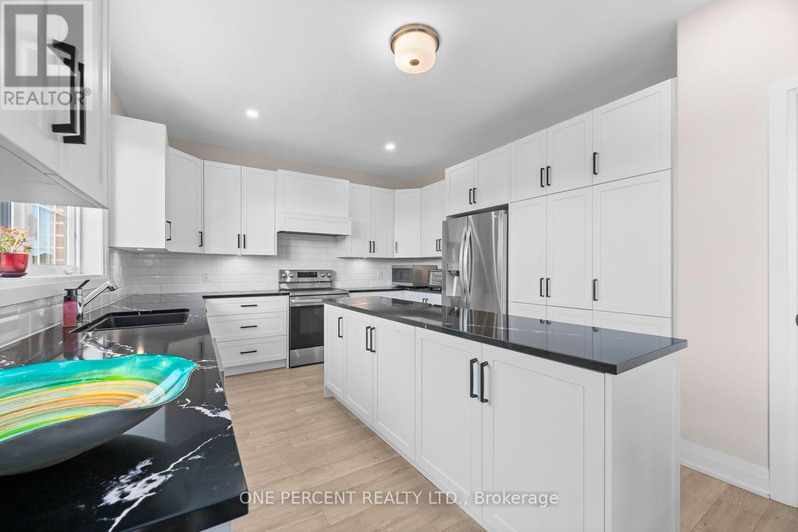 626 Haylock Gardens, Peterborough (Northcrest Ward 5), Ontario  K9H 0H7 - Photo 7 - X13863496