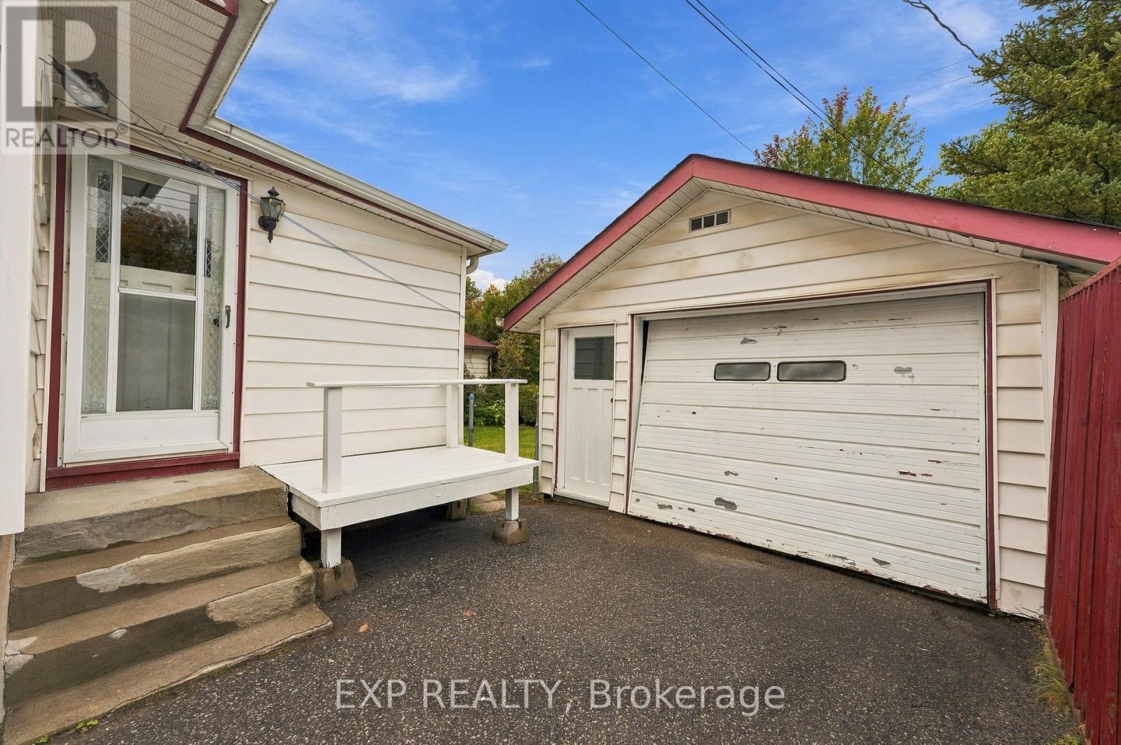 724 Mckellar Street, Peterborough (Otonabee Ward 1), Ontario  K9J 1R3 - Photo 35 - X13864012