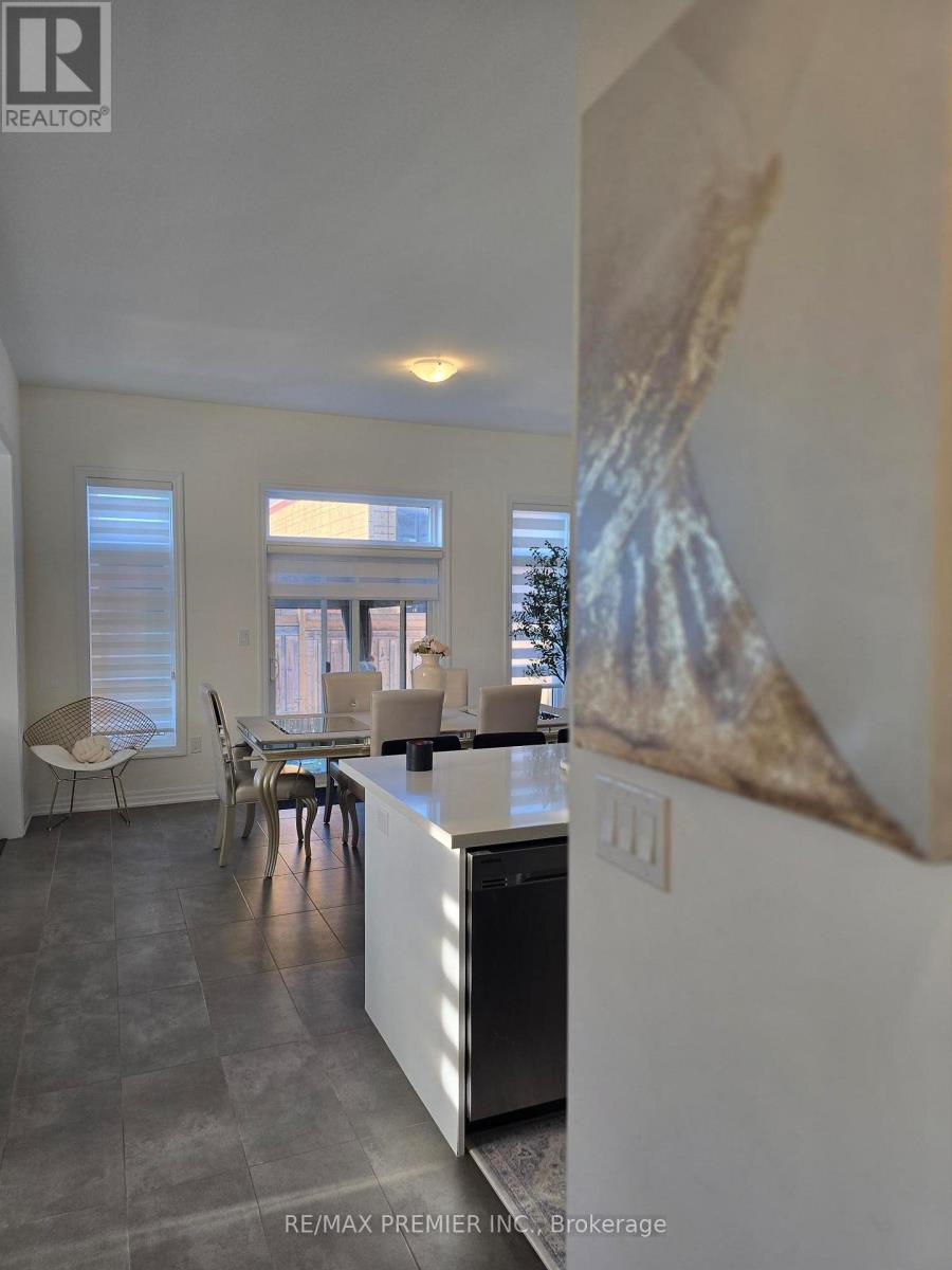 106 Ed Ewert Avenue, Clarington (Newcastle), Ontario  L1B 0W7 - Photo 12 - E13864664