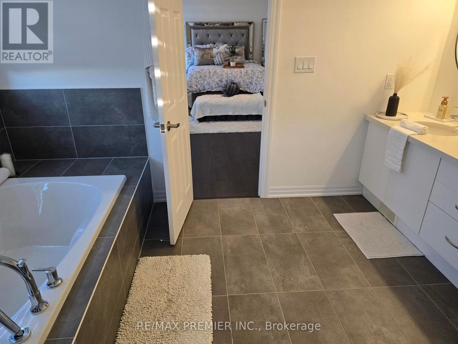 106 Ed Ewert Avenue, Clarington (Newcastle), Ontario  L1B 0W7 - Photo 24 - E13864664